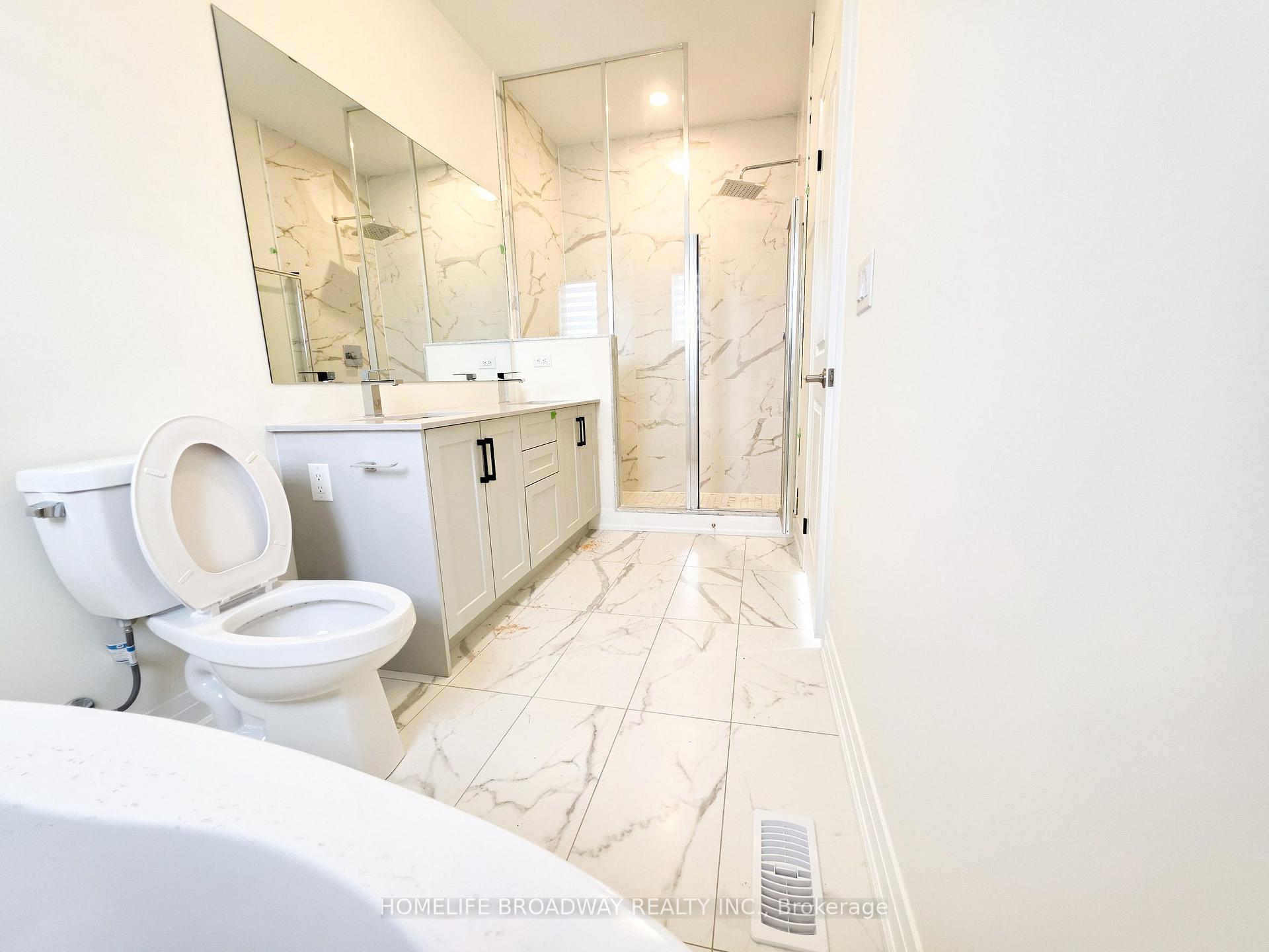 Photo 19 of 51 Mumbai Drive, Markham, Middlefield — HOMEH
