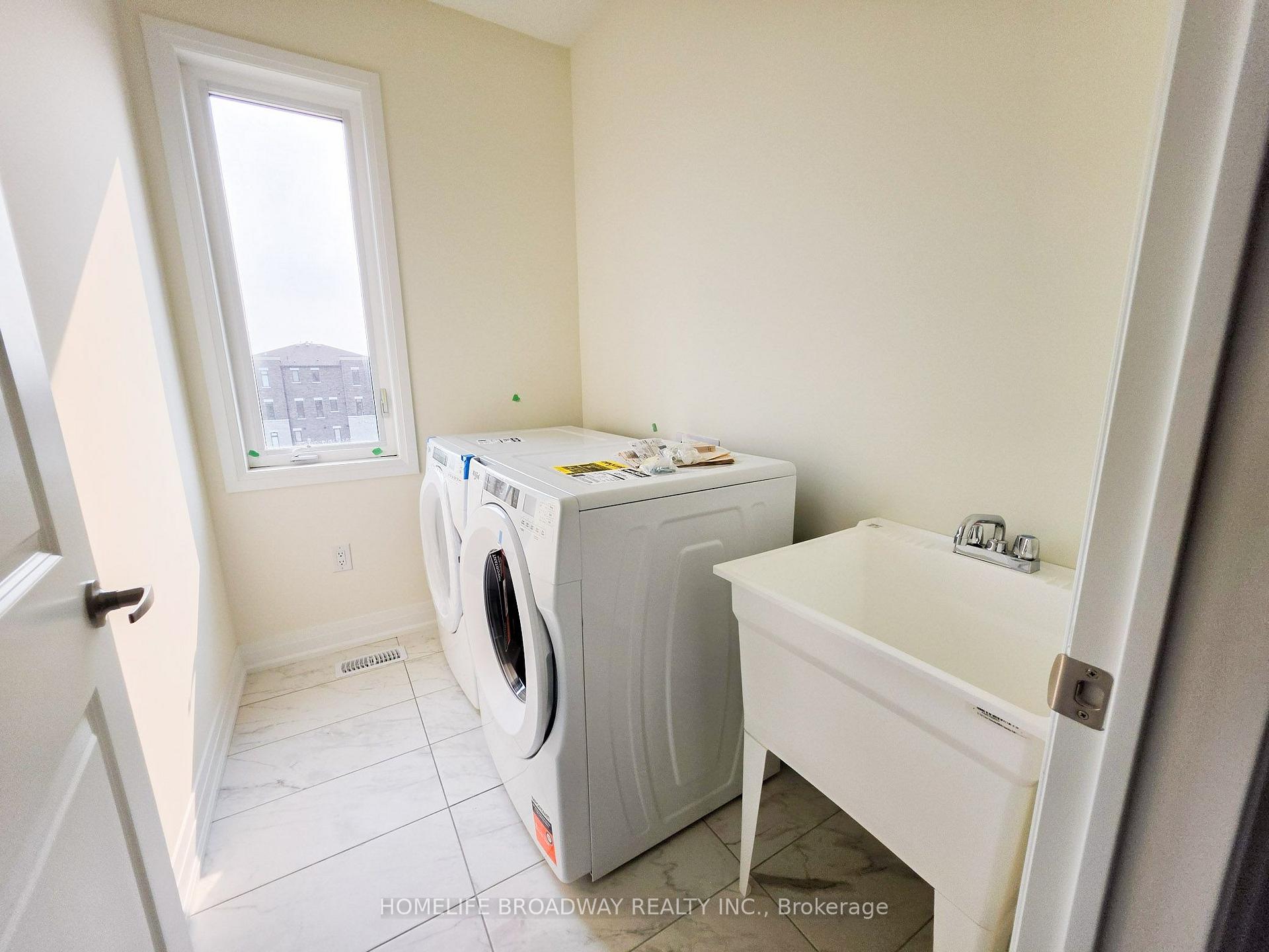 Photo 21 of 51 Mumbai Drive, Markham, Middlefield — HOMEH