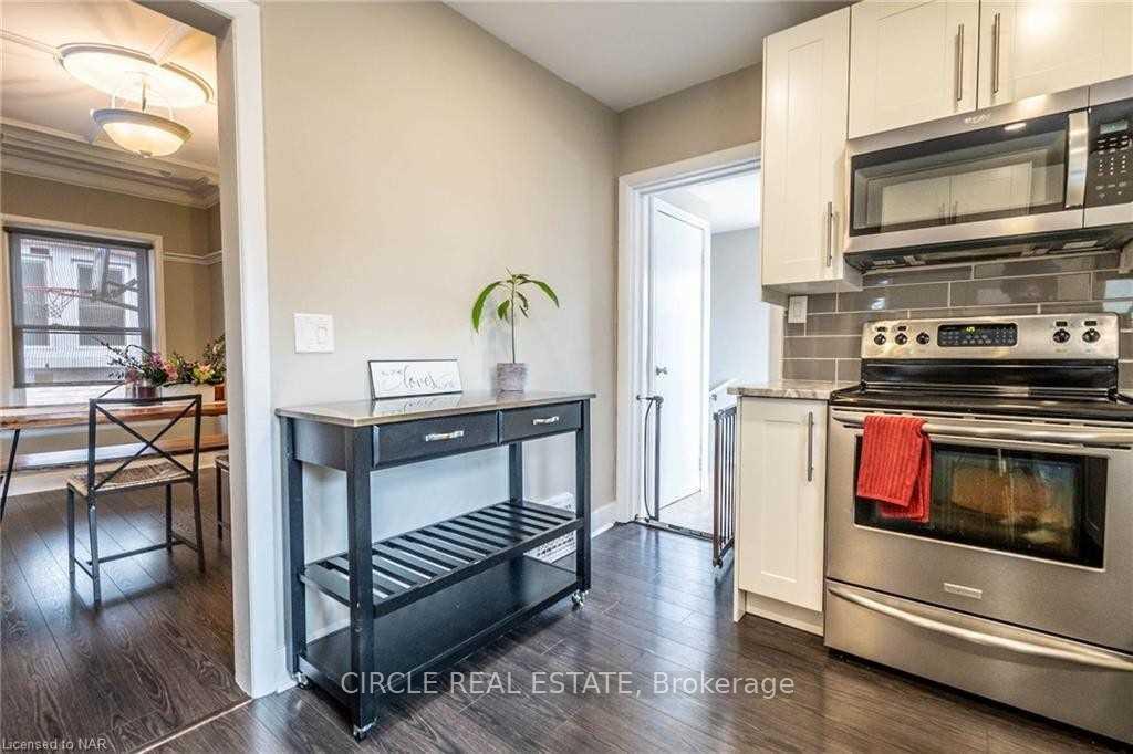 Photo 4 of 4 Chelsea Street, St. Catharines, E. Chester — HOMEH