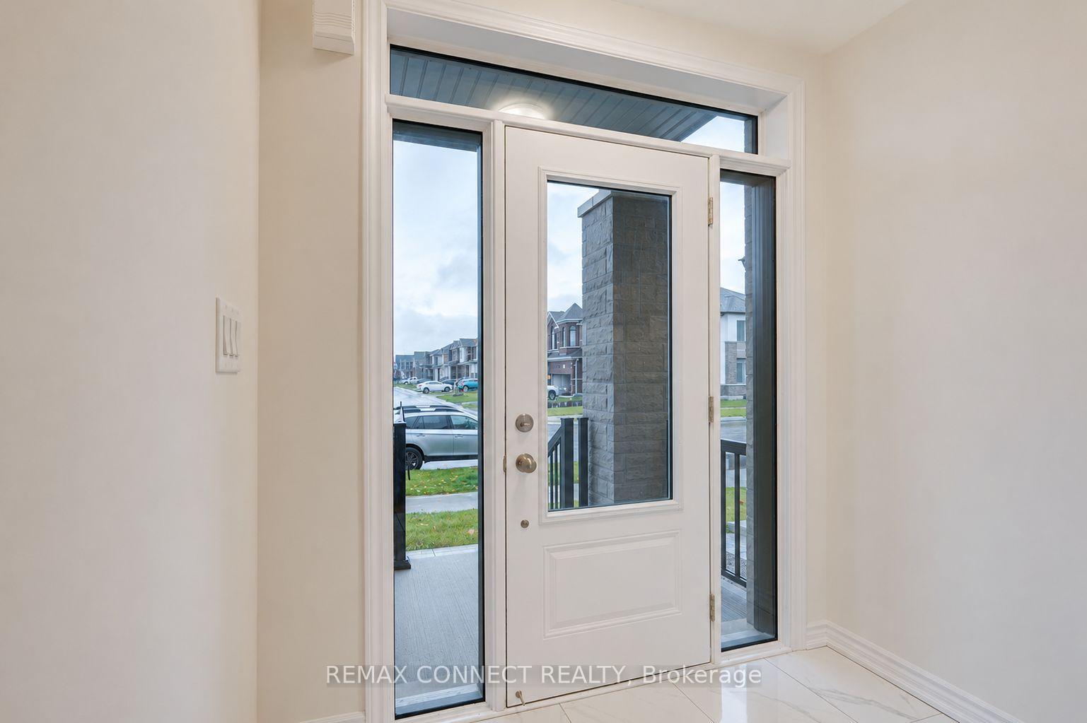 Photo 2 of 146 Nottingham Road N, Barrie, Rural Barrie Southeast — HOMEH
