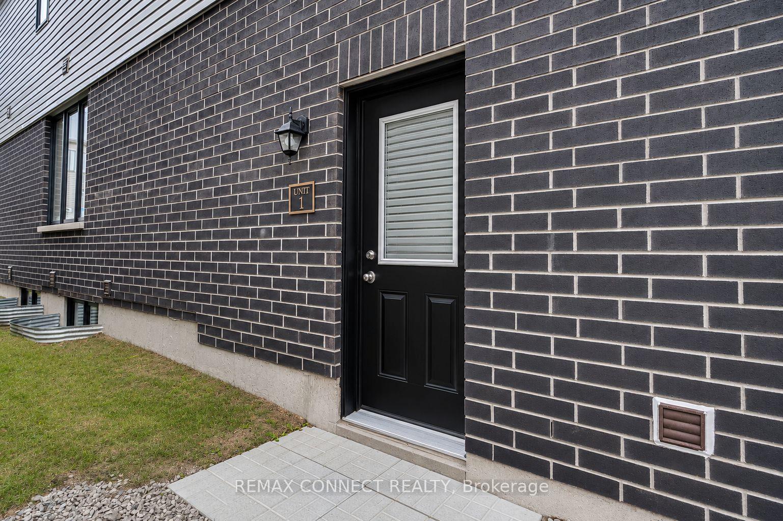 Photo 3 of 146 Nottingham Road N, Barrie, Rural Barrie Southeast — HOMEH