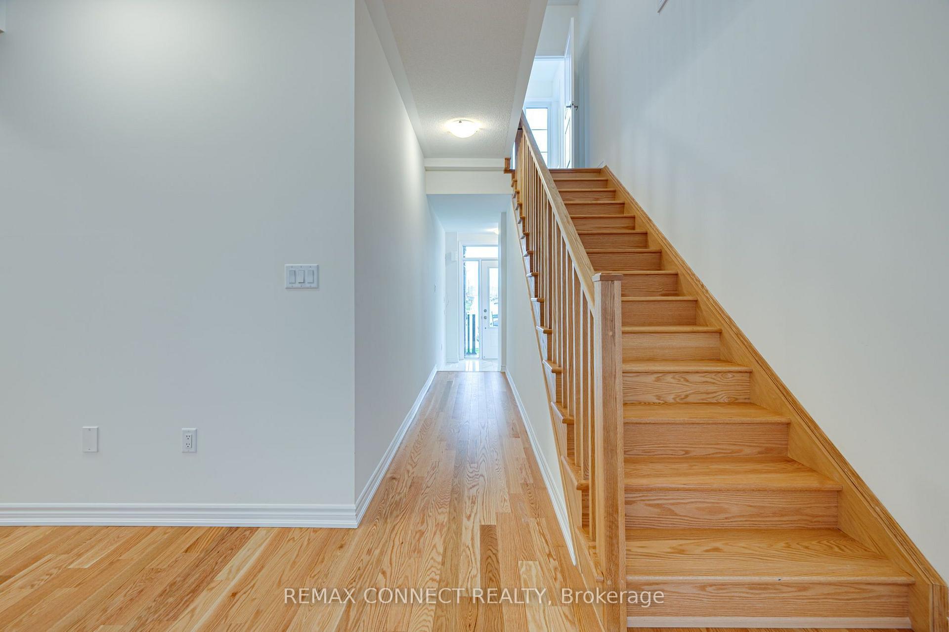 Photo 4 of 146 Nottingham Road N, Barrie, Rural Barrie Southeast — HOMEH