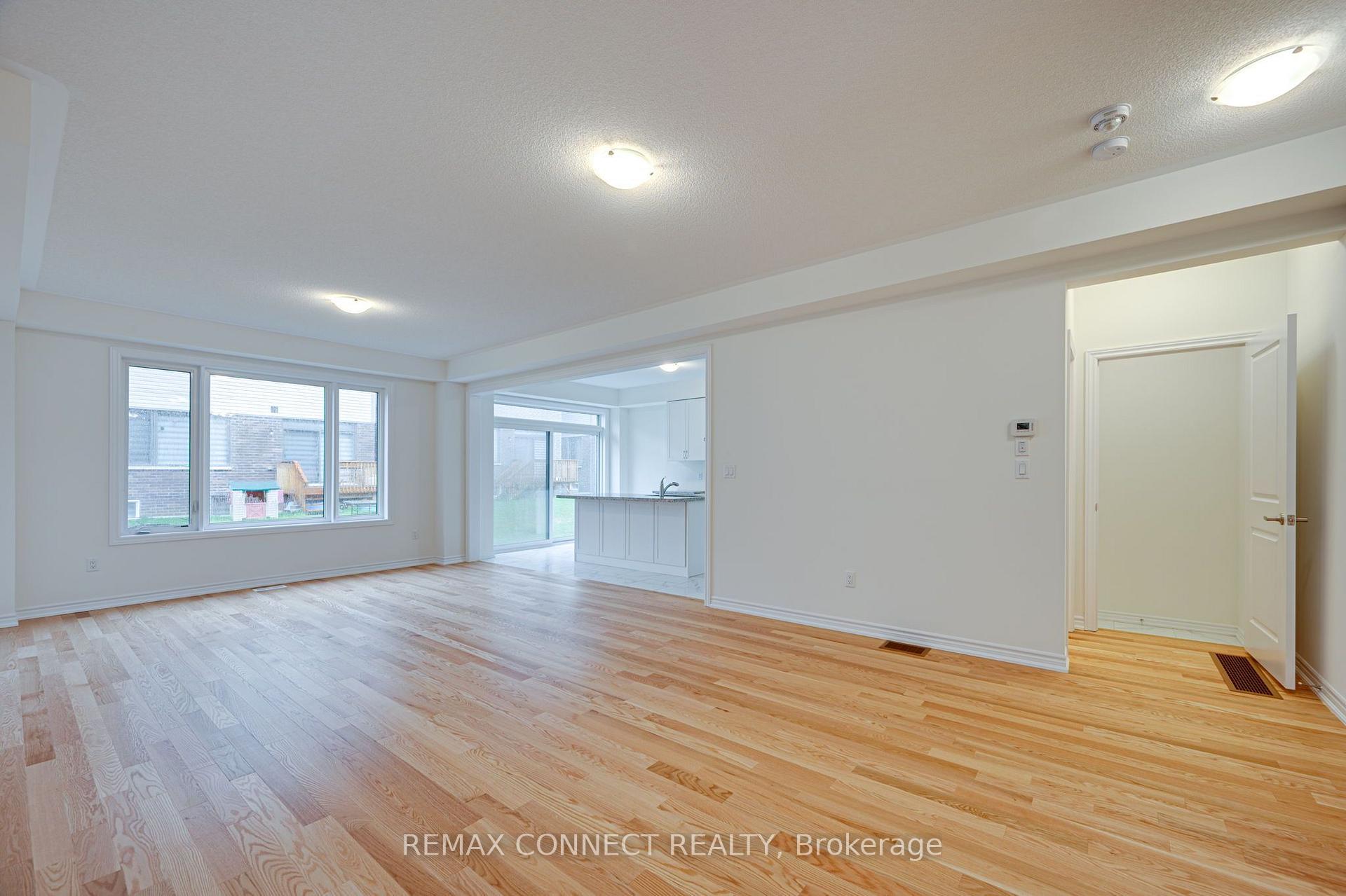 Photo 5 of 146 Nottingham Road N, Barrie, Rural Barrie Southeast — HOMEH