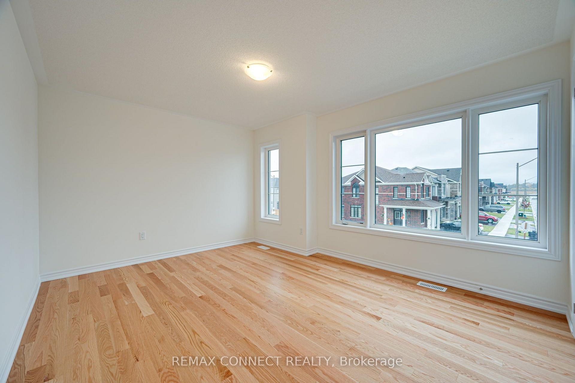 Photo 12 of 146 Nottingham Road N, Barrie, Rural Barrie Southeast — HOMEH