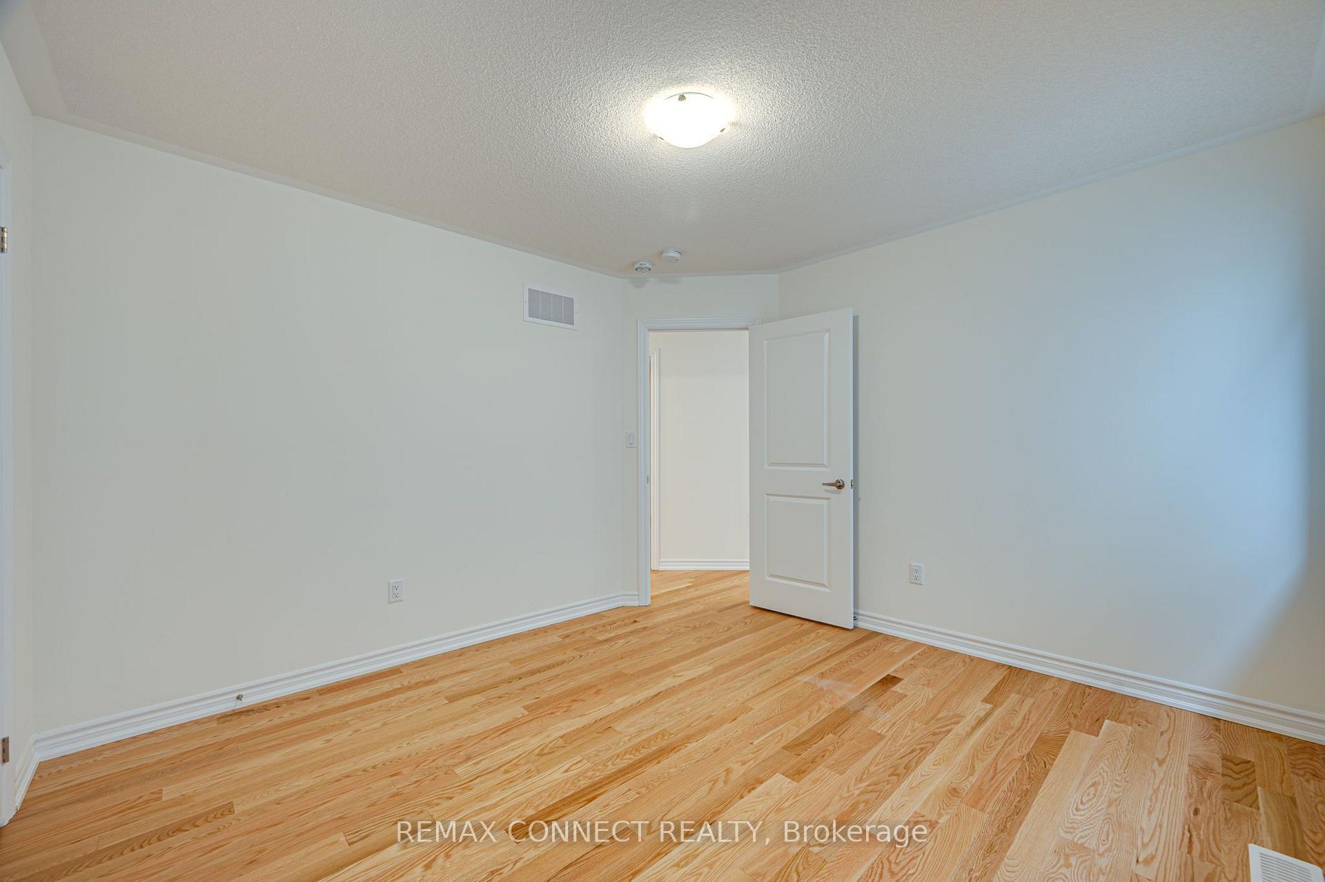 Photo 16 of 146 Nottingham Road N, Barrie, Rural Barrie Southeast — HOMEH