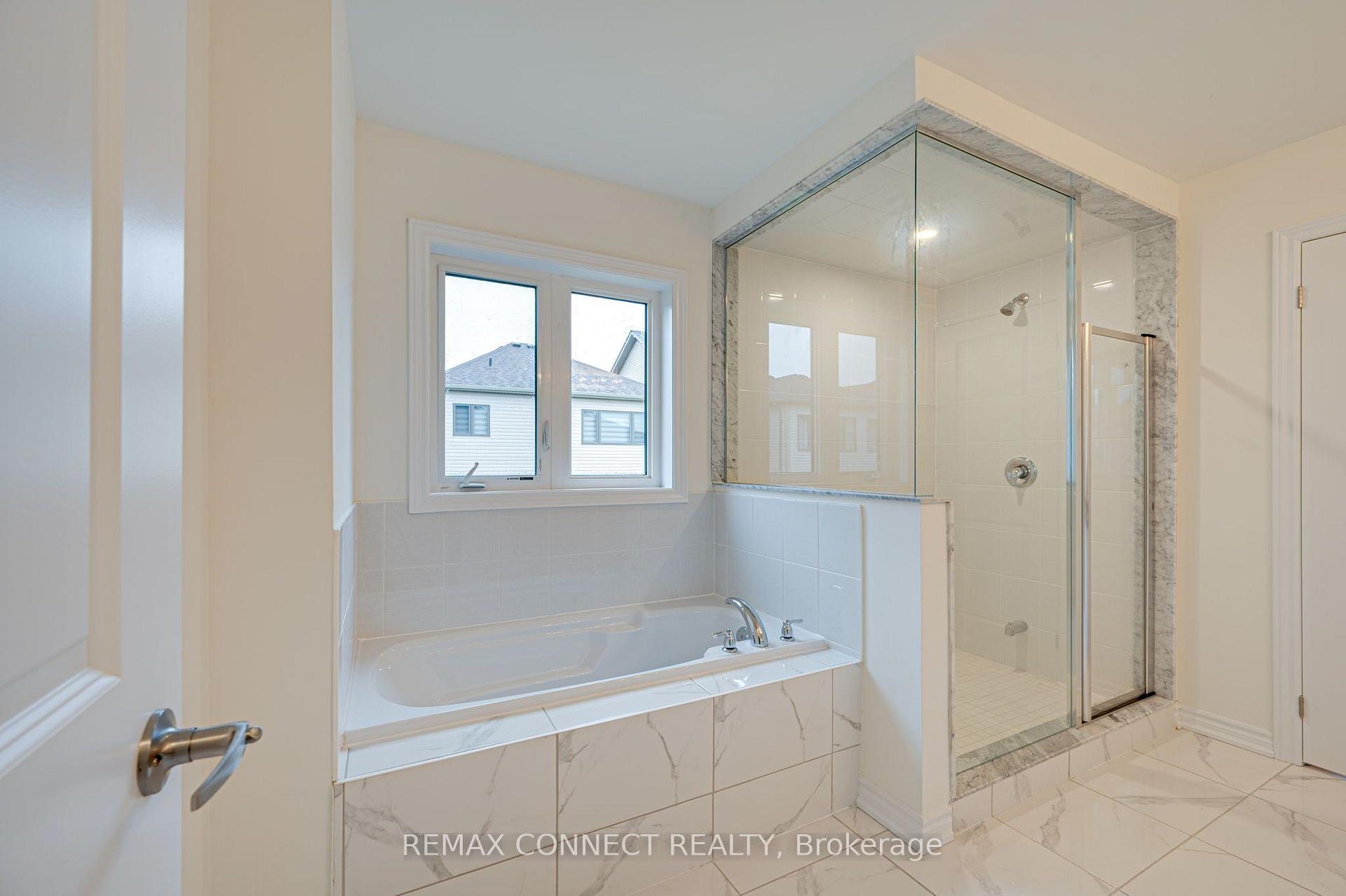 Photo 24 of 146 Nottingham Road N, Barrie, Rural Barrie Southeast — HOMEH