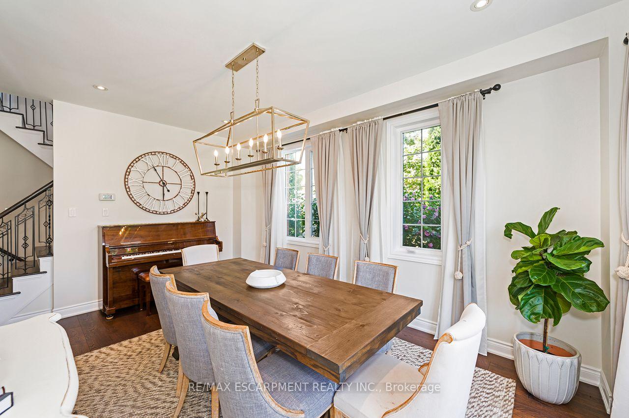 Photo 5 of 33 Dewsbury Way, Hamilton, Stoney Creek — HOMEH