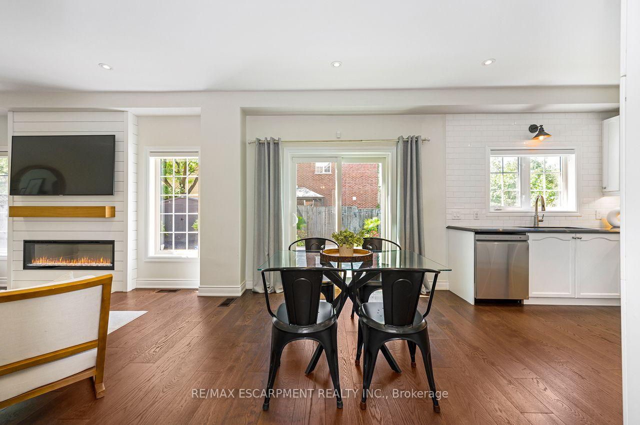 Photo 6 of 33 Dewsbury Way, Hamilton, Stoney Creek — HOMEH