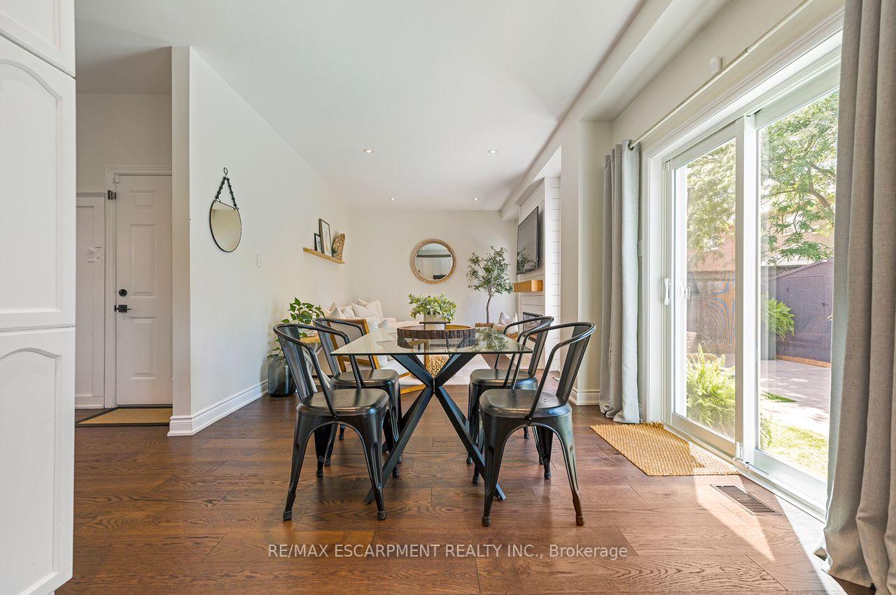 Photo 12 of 33 Dewsbury Way, Hamilton, Stoney Creek — HOMEH