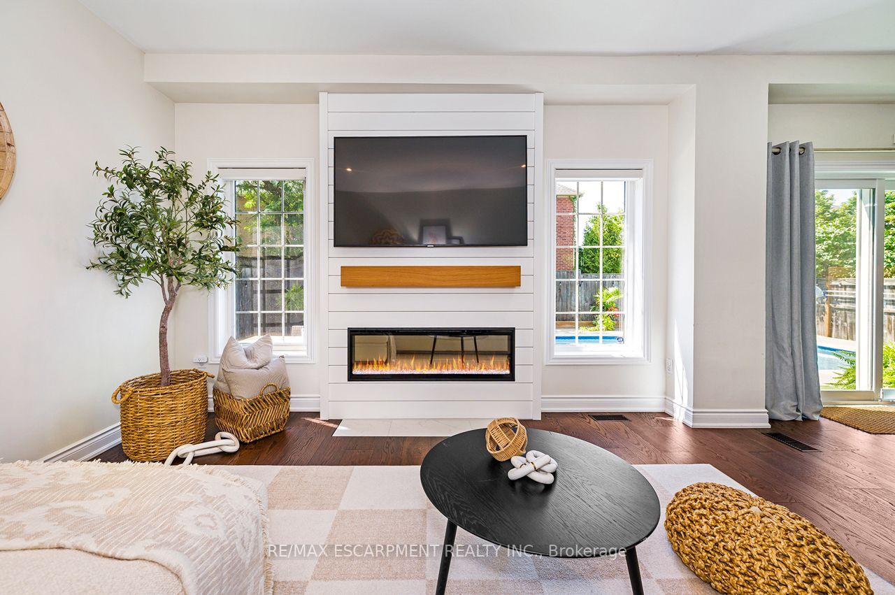 Photo 14 of 33 Dewsbury Way, Hamilton, Stoney Creek — HOMEH