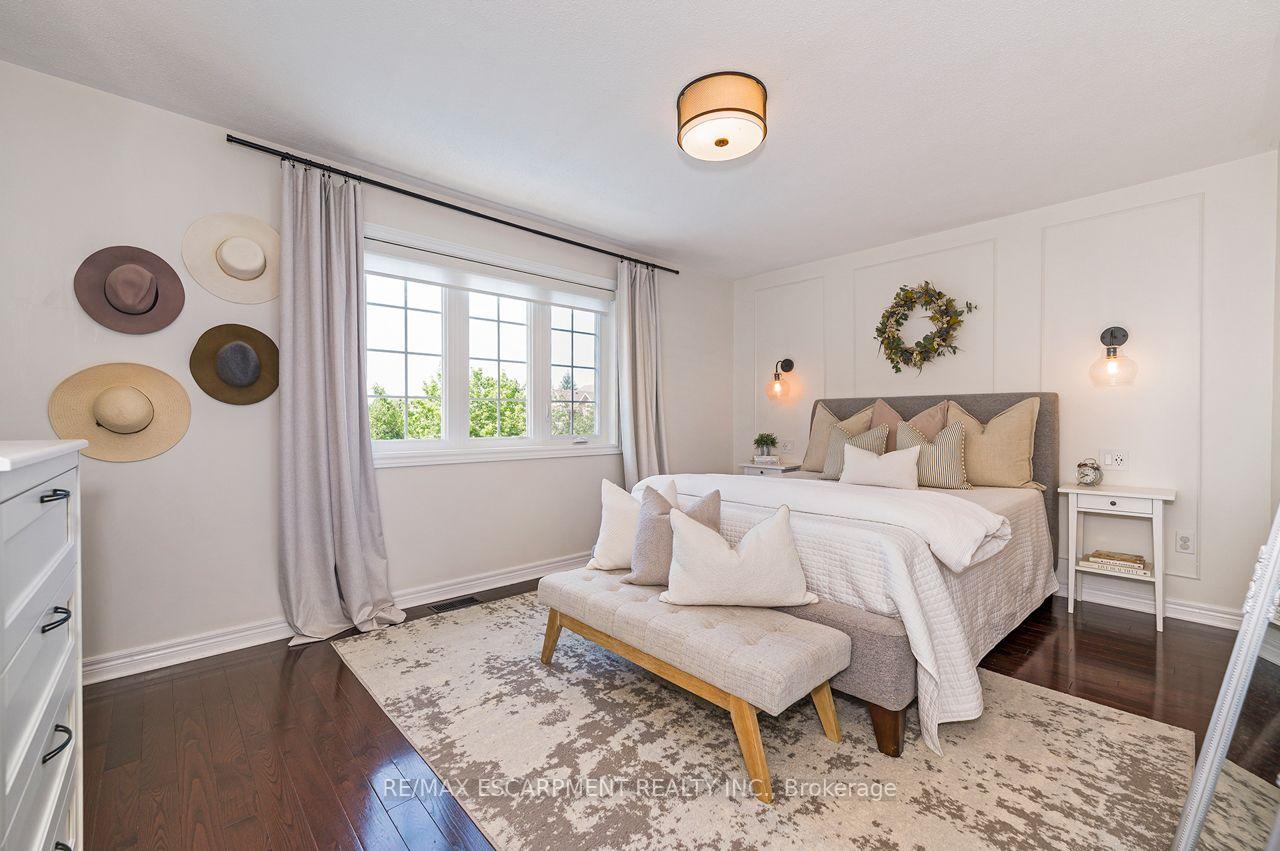 Photo 17 of 33 Dewsbury Way, Hamilton, Stoney Creek — HOMEH