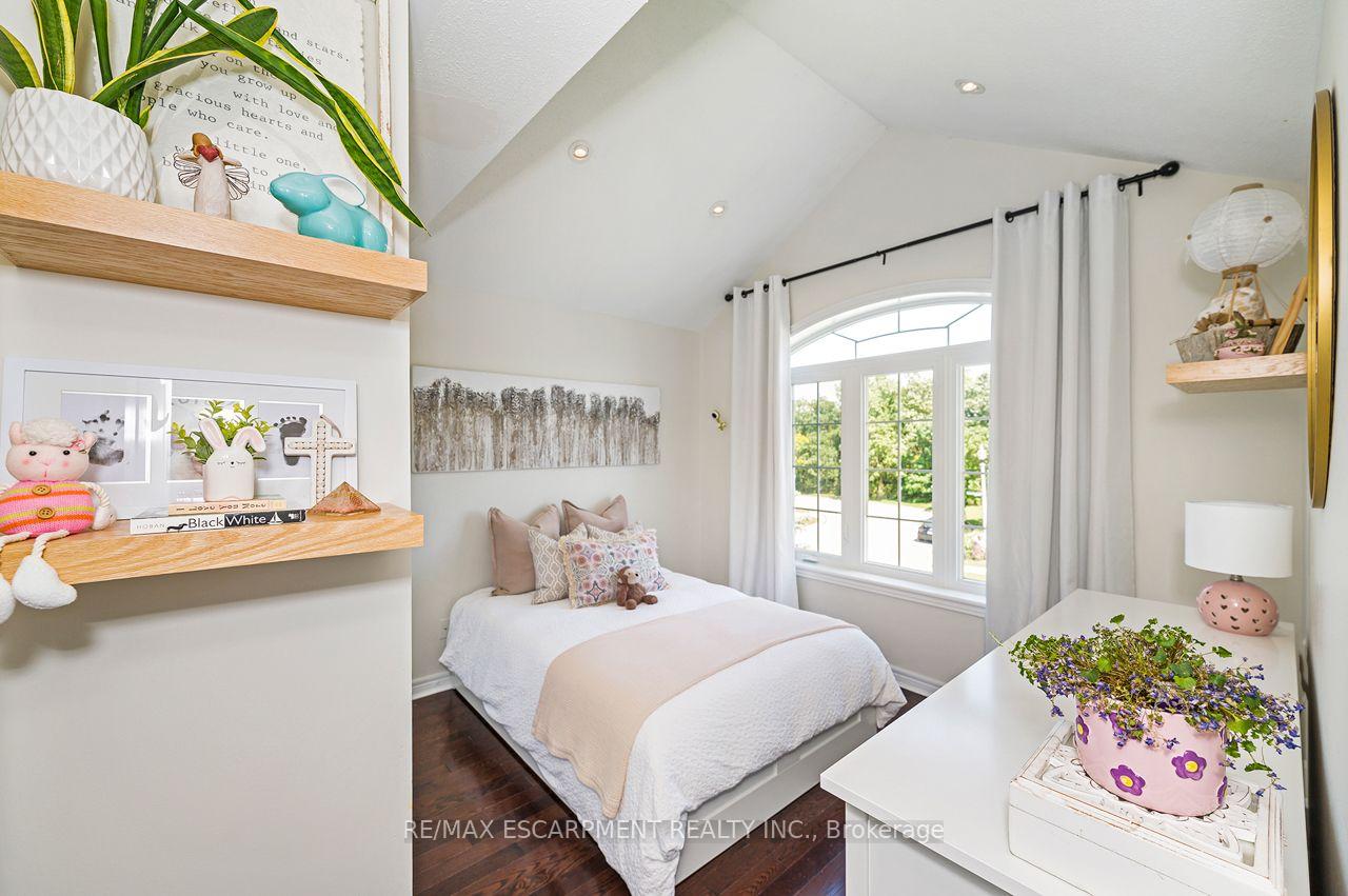 Photo 21 of 33 Dewsbury Way, Hamilton, Stoney Creek — HOMEH