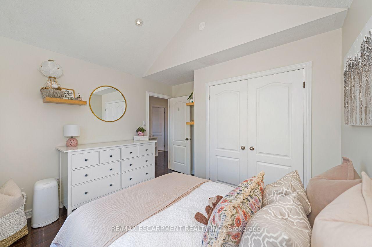 Photo 22 of 33 Dewsbury Way, Hamilton, Stoney Creek — HOMEH
