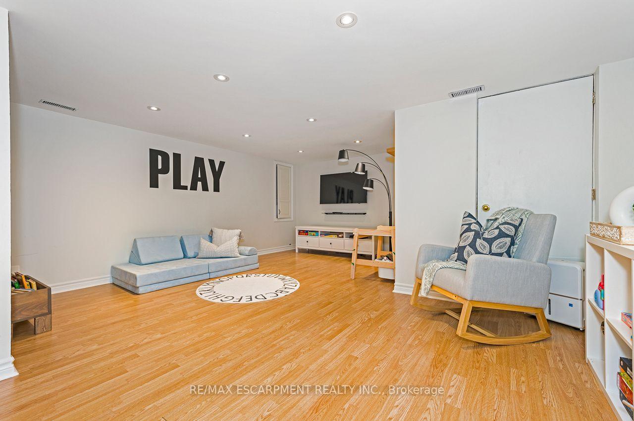 Photo 27 of 33 Dewsbury Way, Hamilton, Stoney Creek — HOMEH