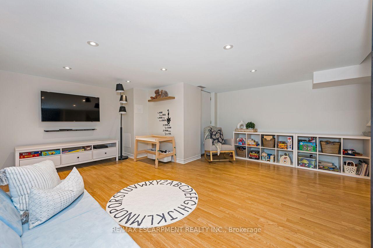 Photo 28 of 33 Dewsbury Way, Hamilton, Stoney Creek — HOMEH