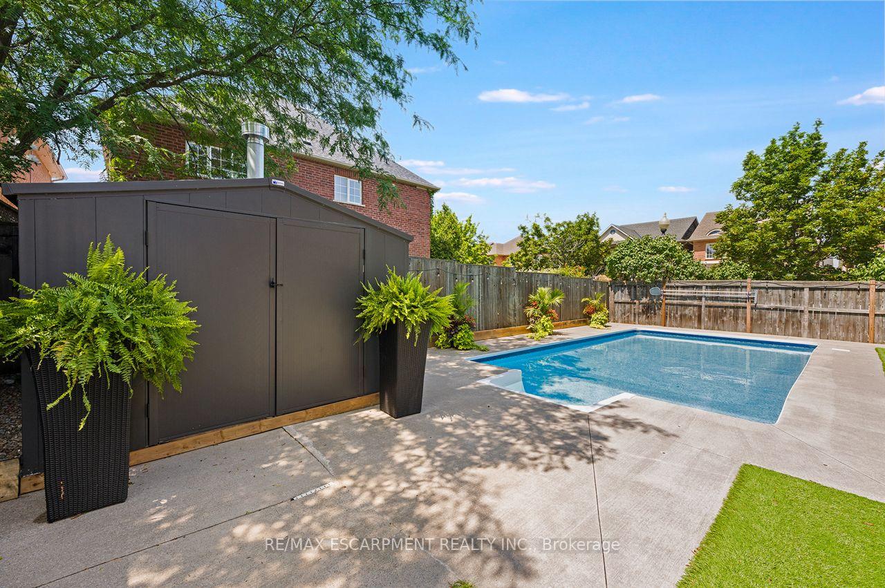Photo 34 of 33 Dewsbury Way, Hamilton, Stoney Creek — HOMEH