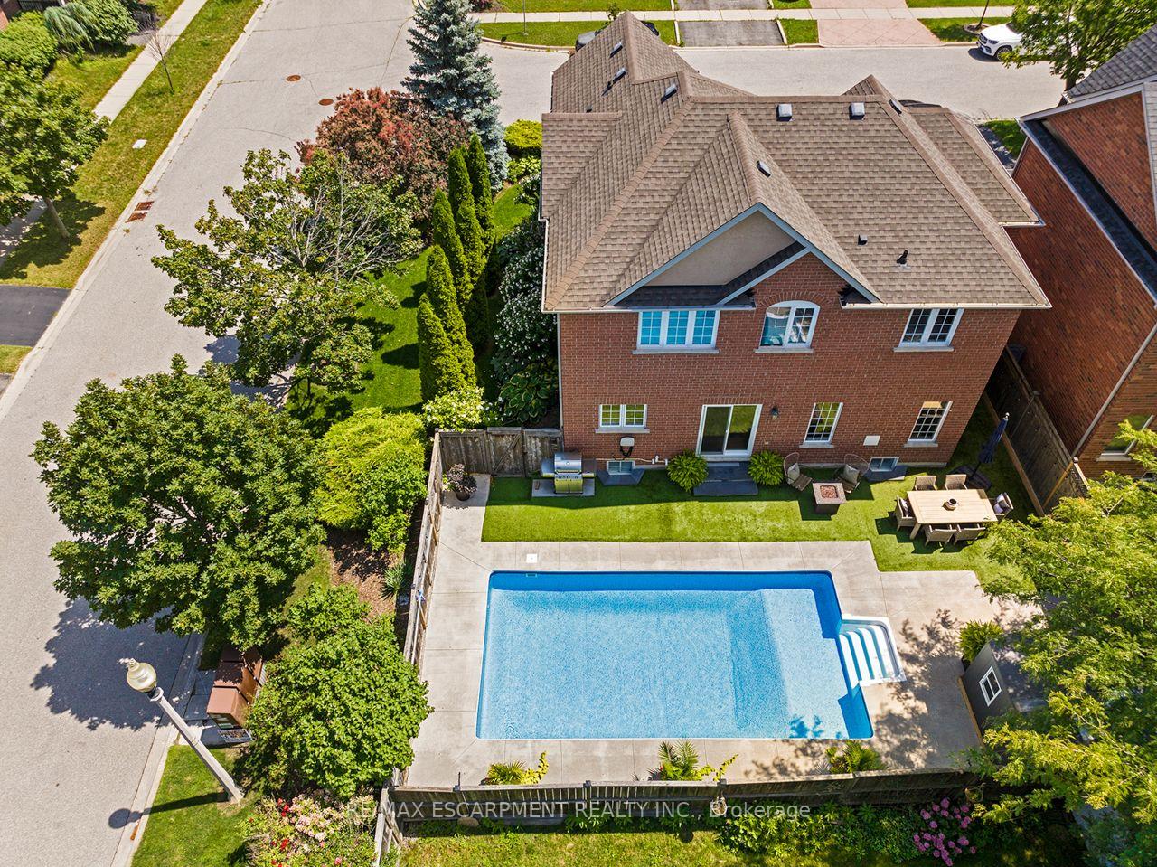 Photo 37 of 33 Dewsbury Way, Hamilton, Stoney Creek — HOMEH
