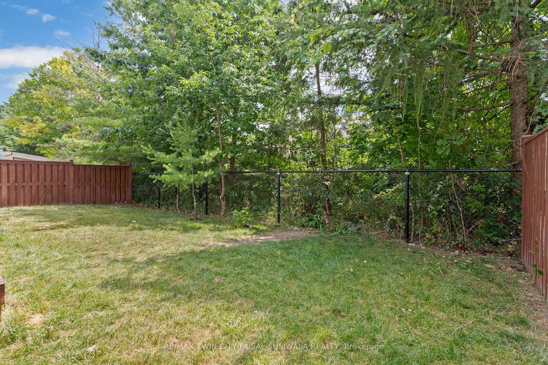 Photo 4 of 170 Garth Massey Drive, Cambridge, Fiddlesticks — HOMEH
