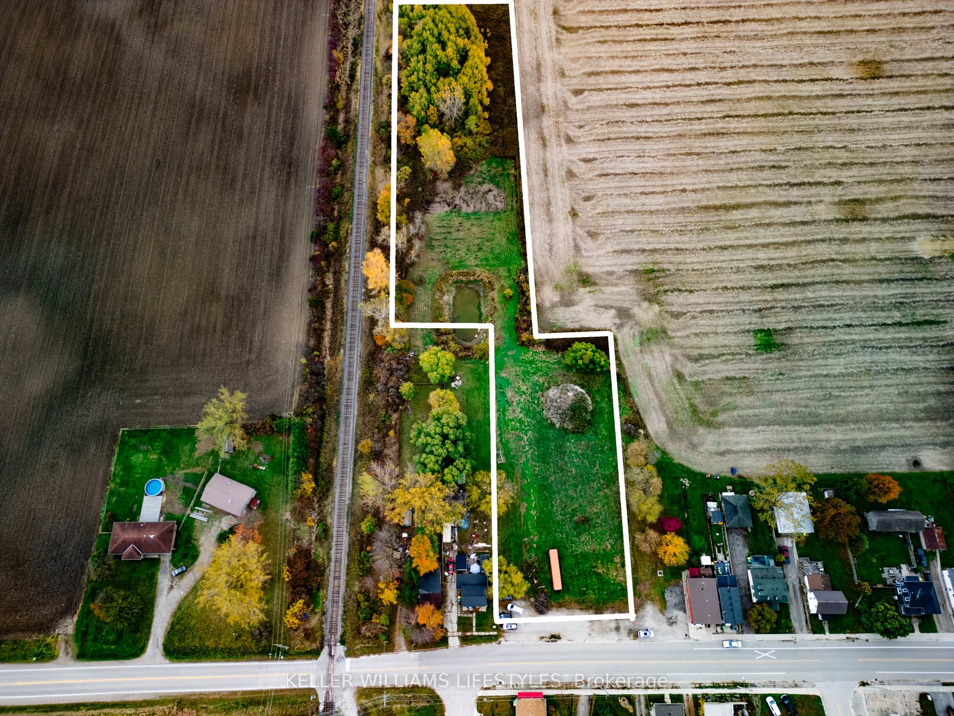 Photo 2 of 22681 Thames Road, Southwest Middlesex, Appin — HOMEH