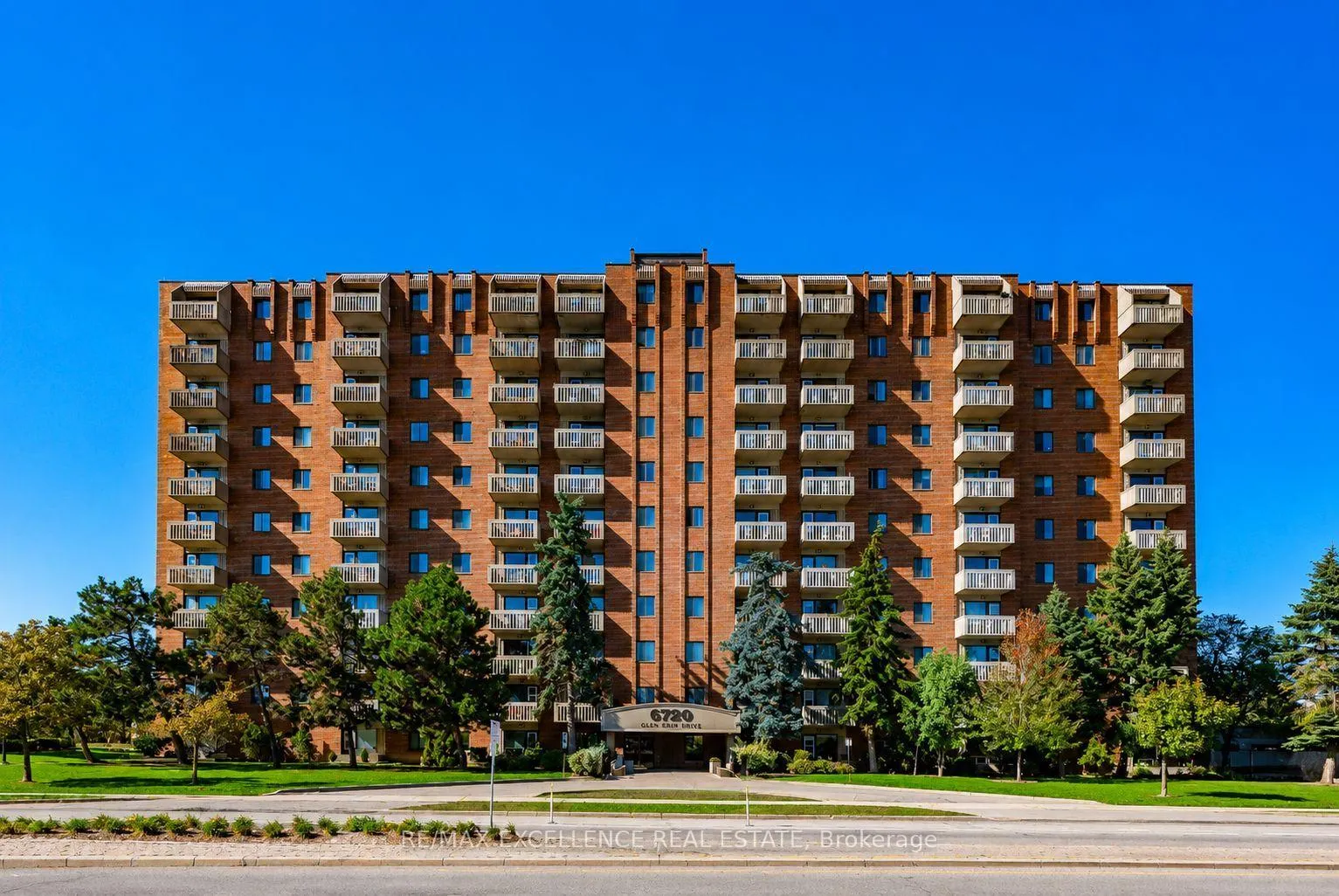 Front of Unit 912, 6720 Glen Erin Drive