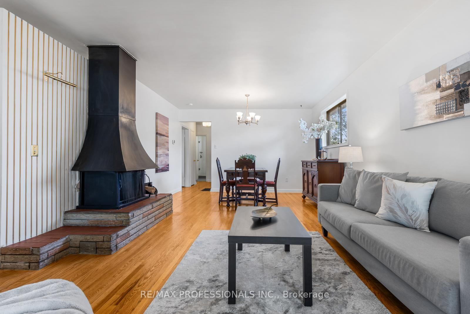 Photo 8 of 25 Hardwick Court, Etobicoke, Eringate-Centennial-West Deane — HOMEH