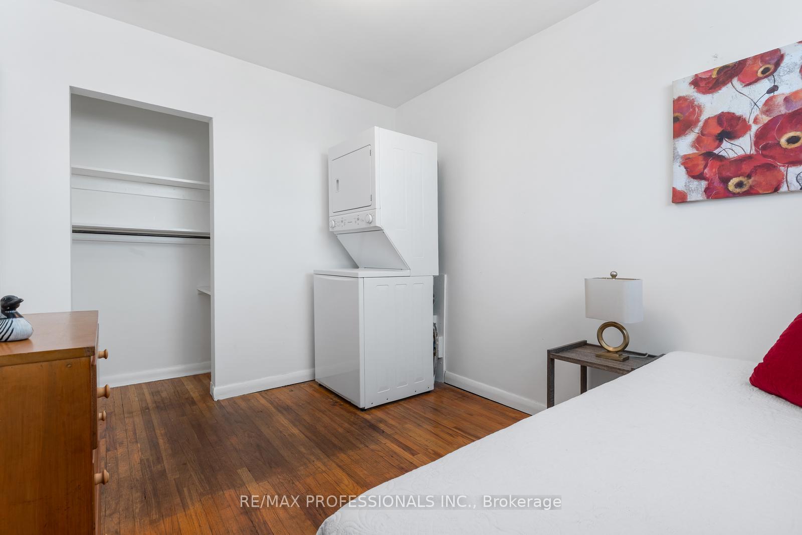 Photo 18 of 25 Hardwick Court, Etobicoke, Eringate-Centennial-West Deane — HOMEH