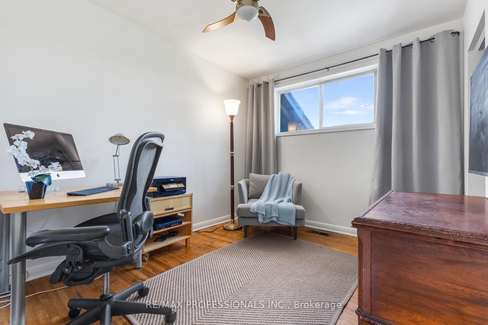 Photo 19 of 25 Hardwick Court, Etobicoke, Eringate-Centennial-West Deane — HOMEH