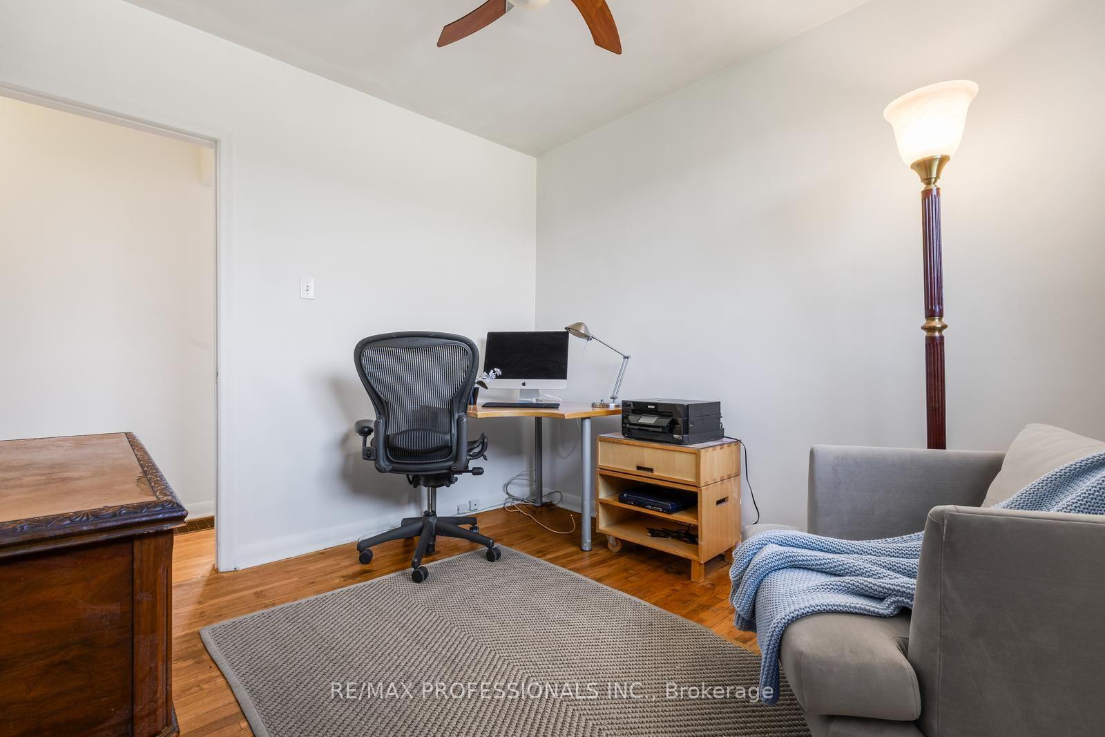 Photo 20 of 25 Hardwick Court, Etobicoke, Eringate-Centennial-West Deane — HOMEH