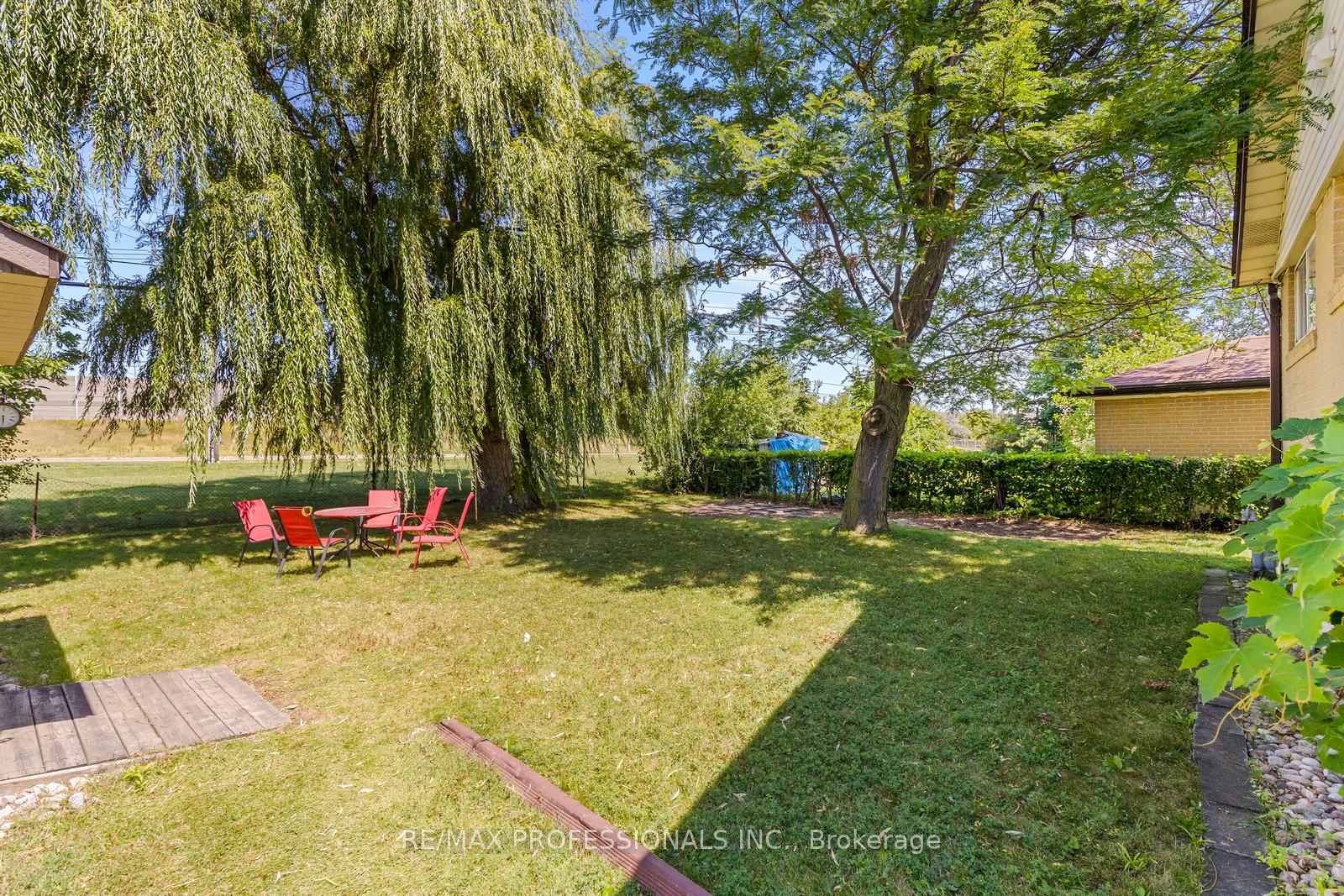Photo 21 of 25 Hardwick Court, Etobicoke, Eringate-Centennial-West Deane — HOMEH