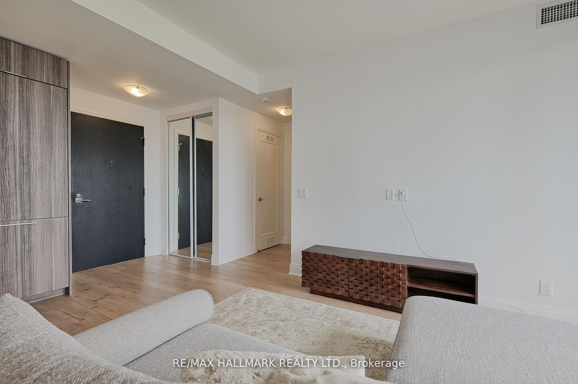 Photo 8 of Unit 601, 151 Avenue Road, Toronto, The Annex — HOMEH