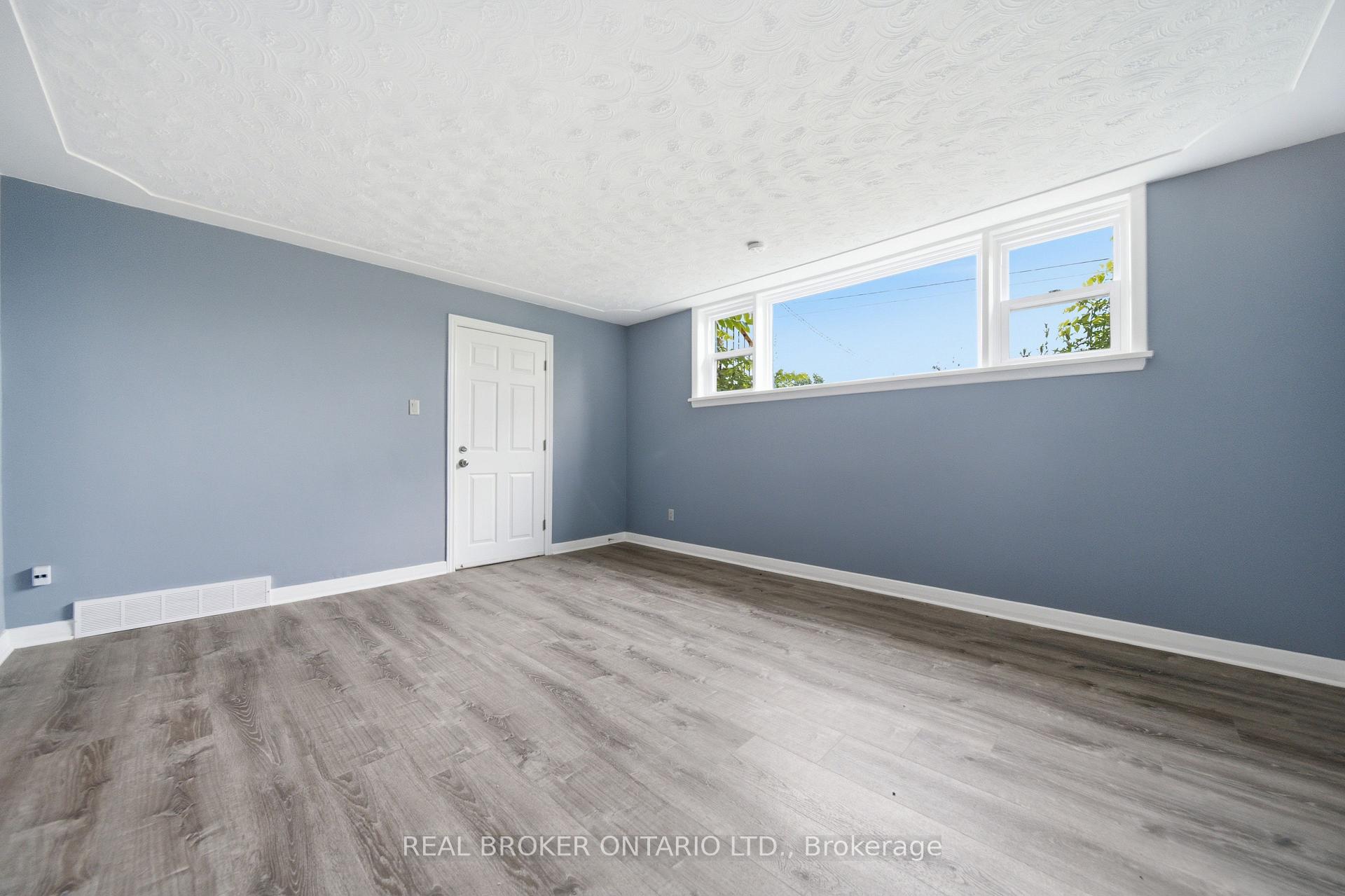 Photo 2 of Unit C, 293 Highland Road, Kitchener, Southdale — HOMEH