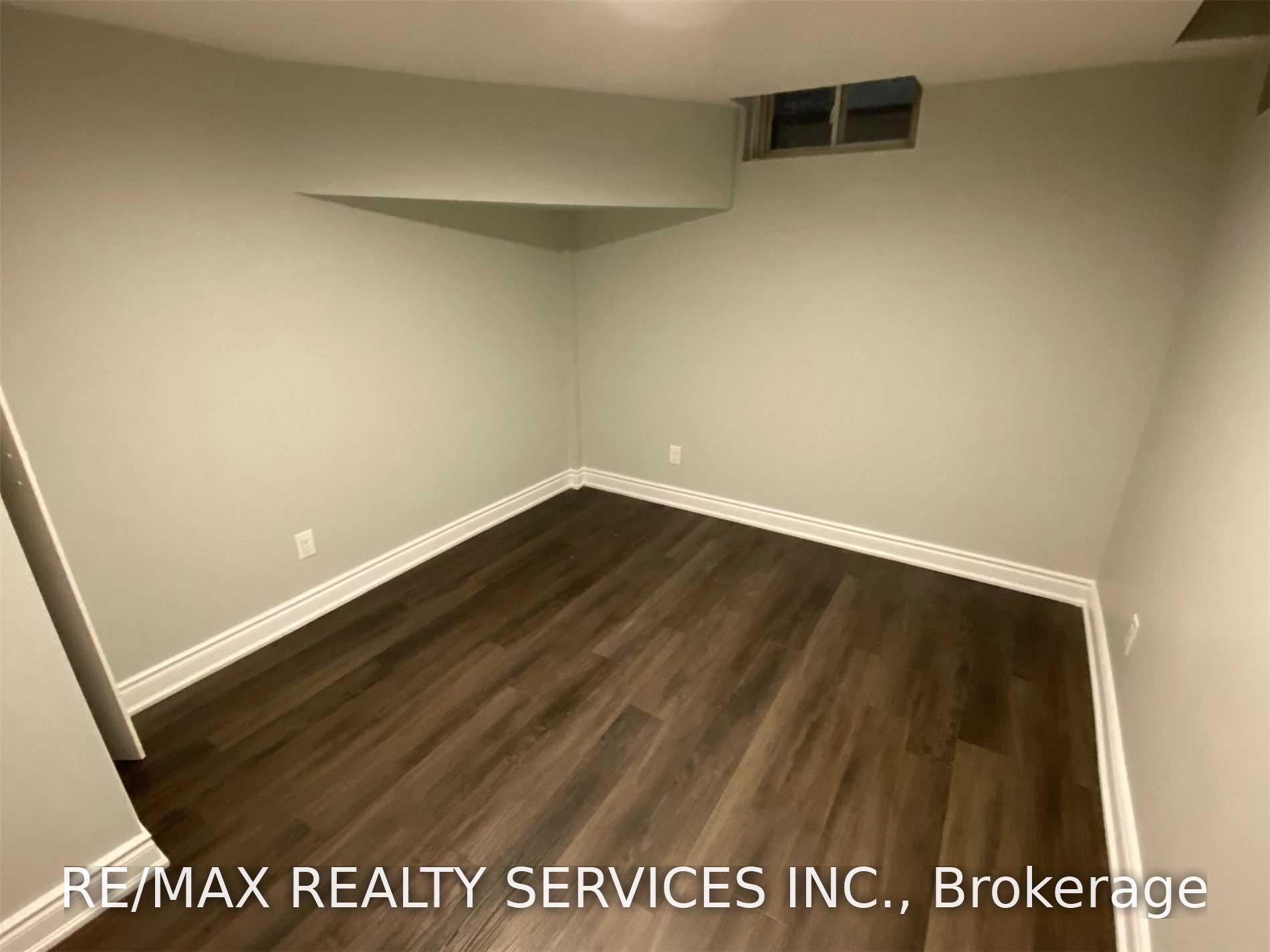 Photo 5 of Unit Bsmt, 26 Swennen Drive, Brampton, Brampton North — HOMEH
