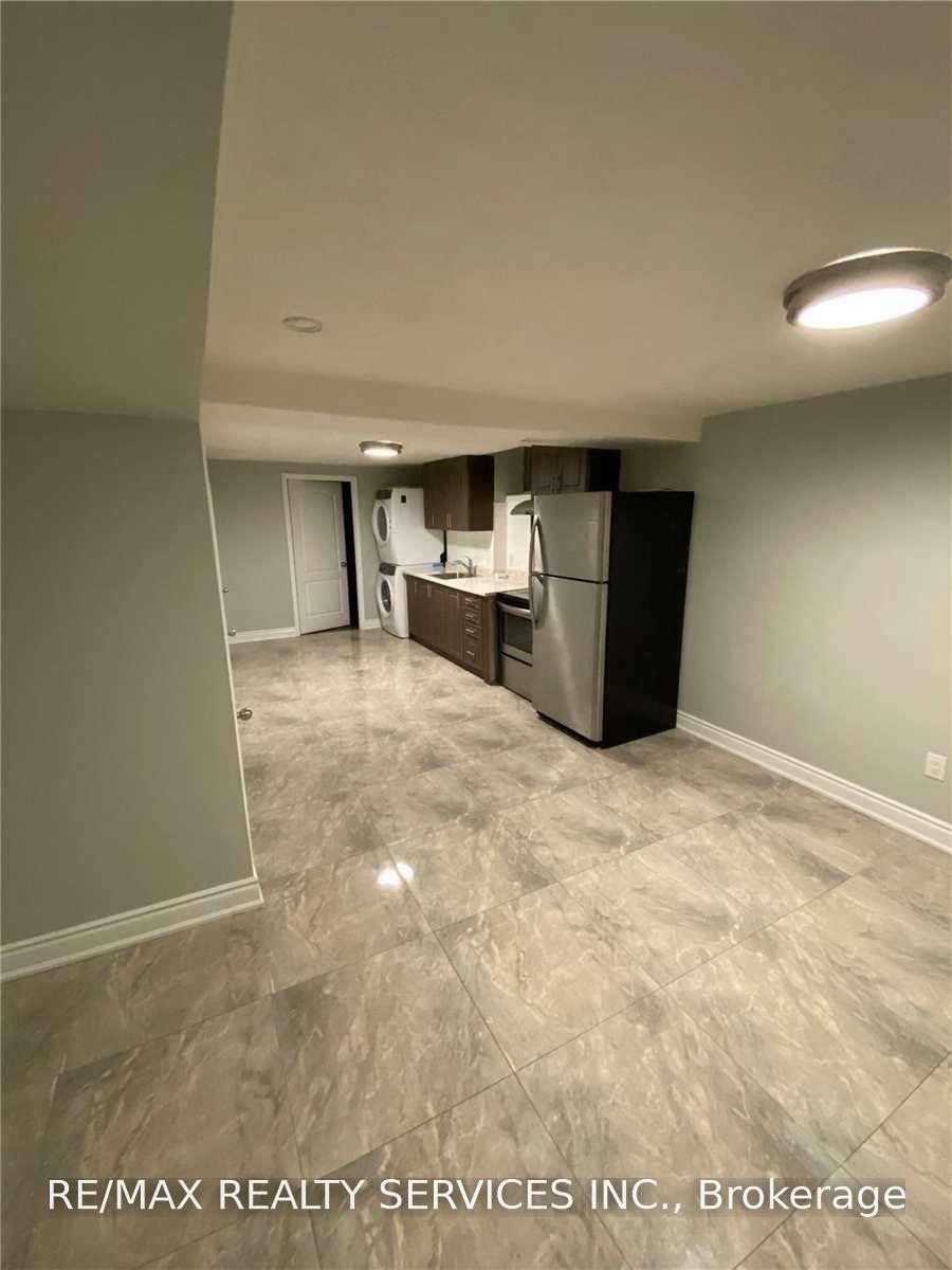 Photo 9 of Unit Bsmt, 26 Swennen Drive, Brampton, Brampton North — HOMEH