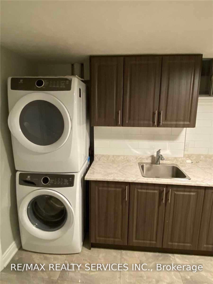Photo 12 of Unit Bsmt, 26 Swennen Drive, Brampton, Brampton North — HOMEH