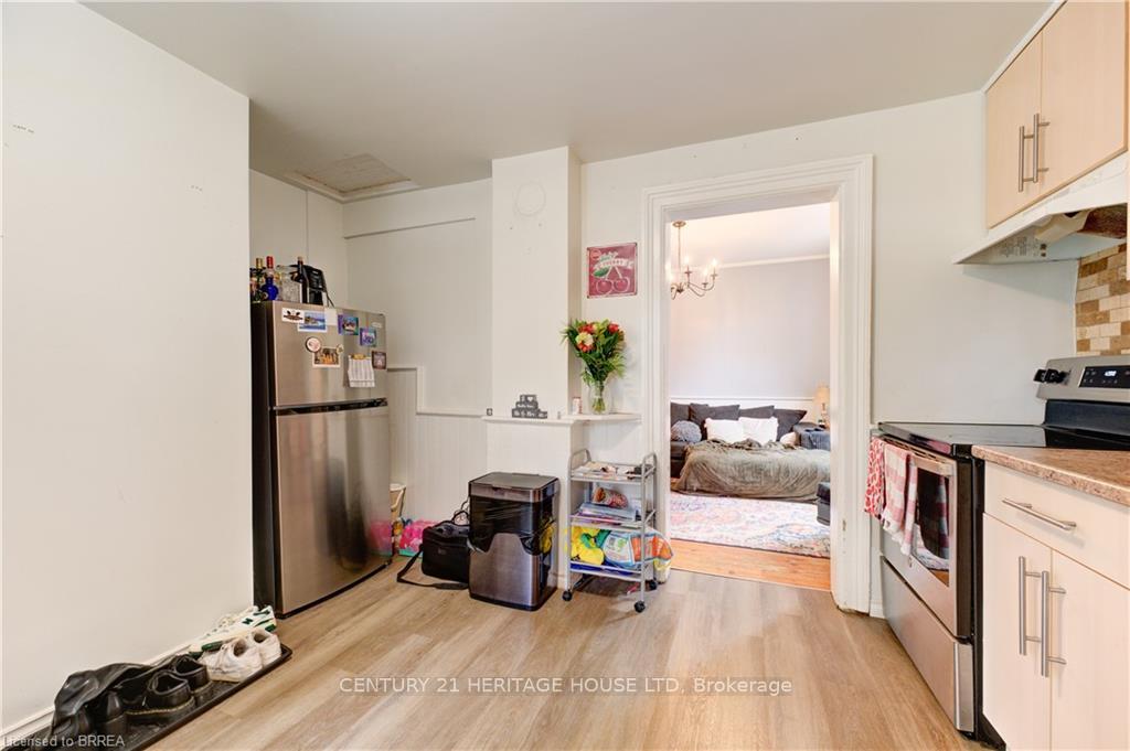 Photo 2 of Unit 1, 174 Darling Street, Brantford, Downtown Core — HOMEH