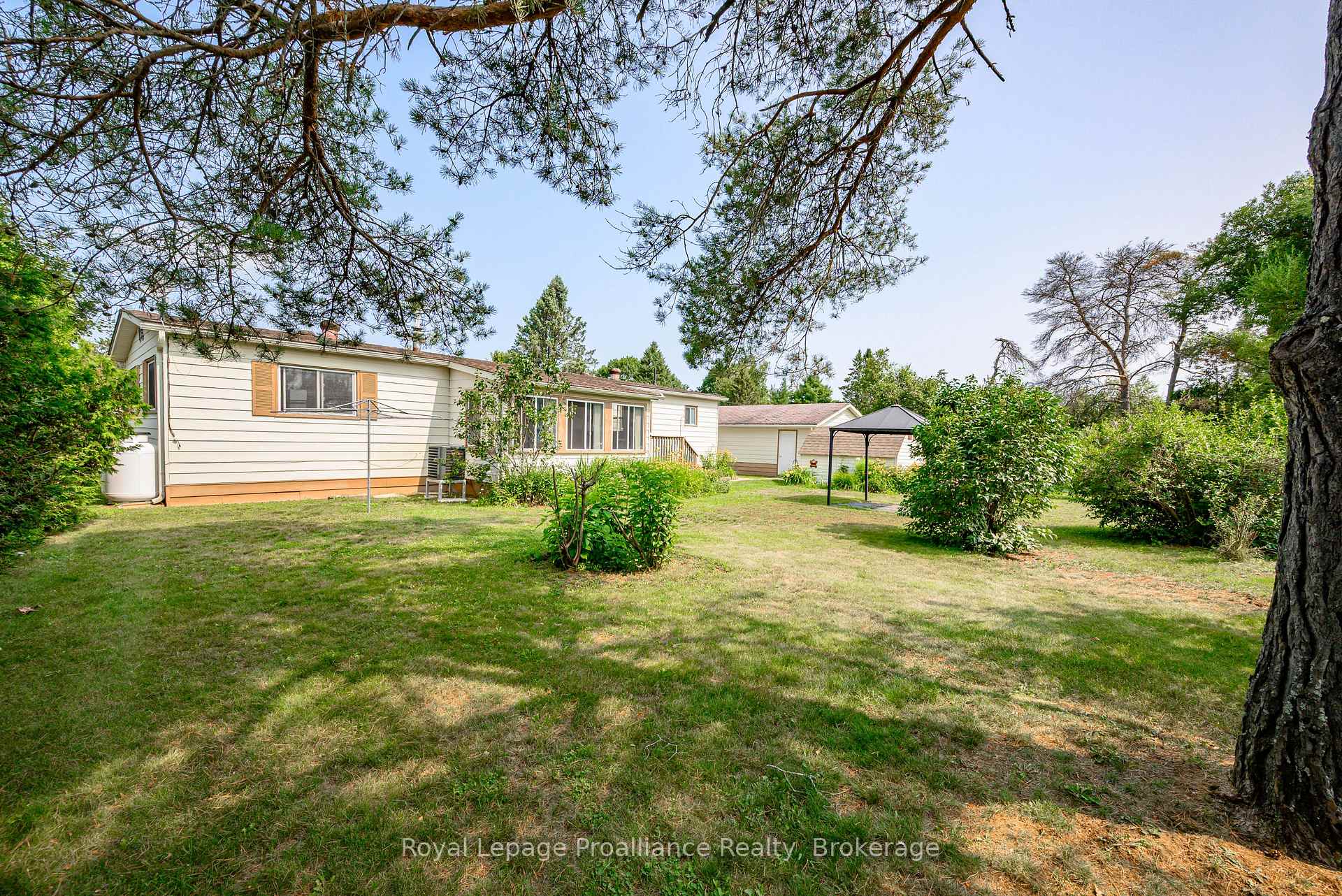 Photo 43 of 1064 Eighth Lane, Minden Hills, Lutterworth — HOMEH