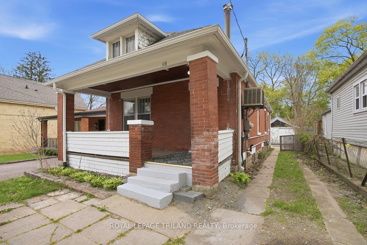 Photo 3 of 98 Cartwright Street, London, East F — HOMEH