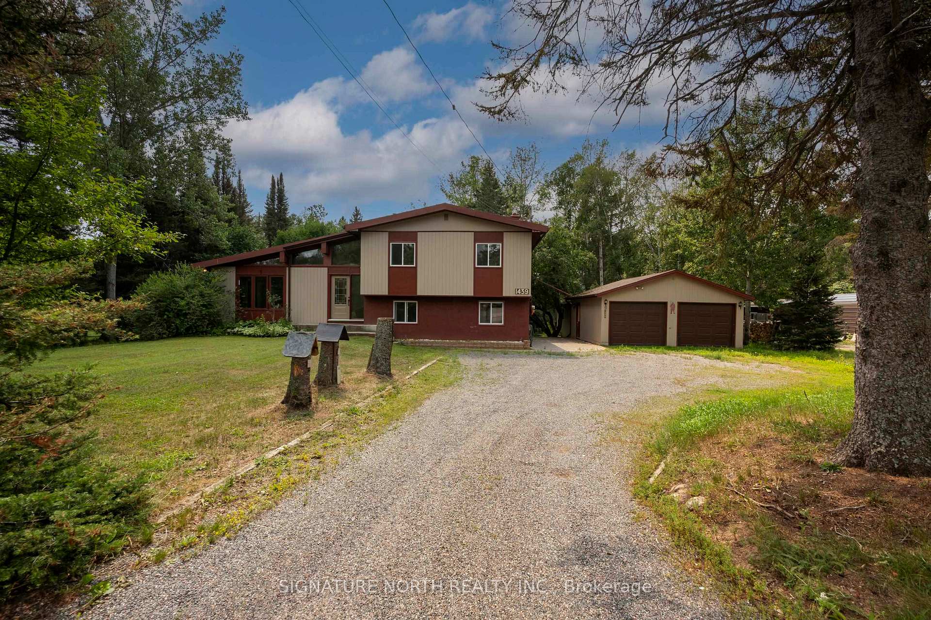 Photo 2 of 1439 Louis Street, Thunder Bay, John Street South — HOMEH