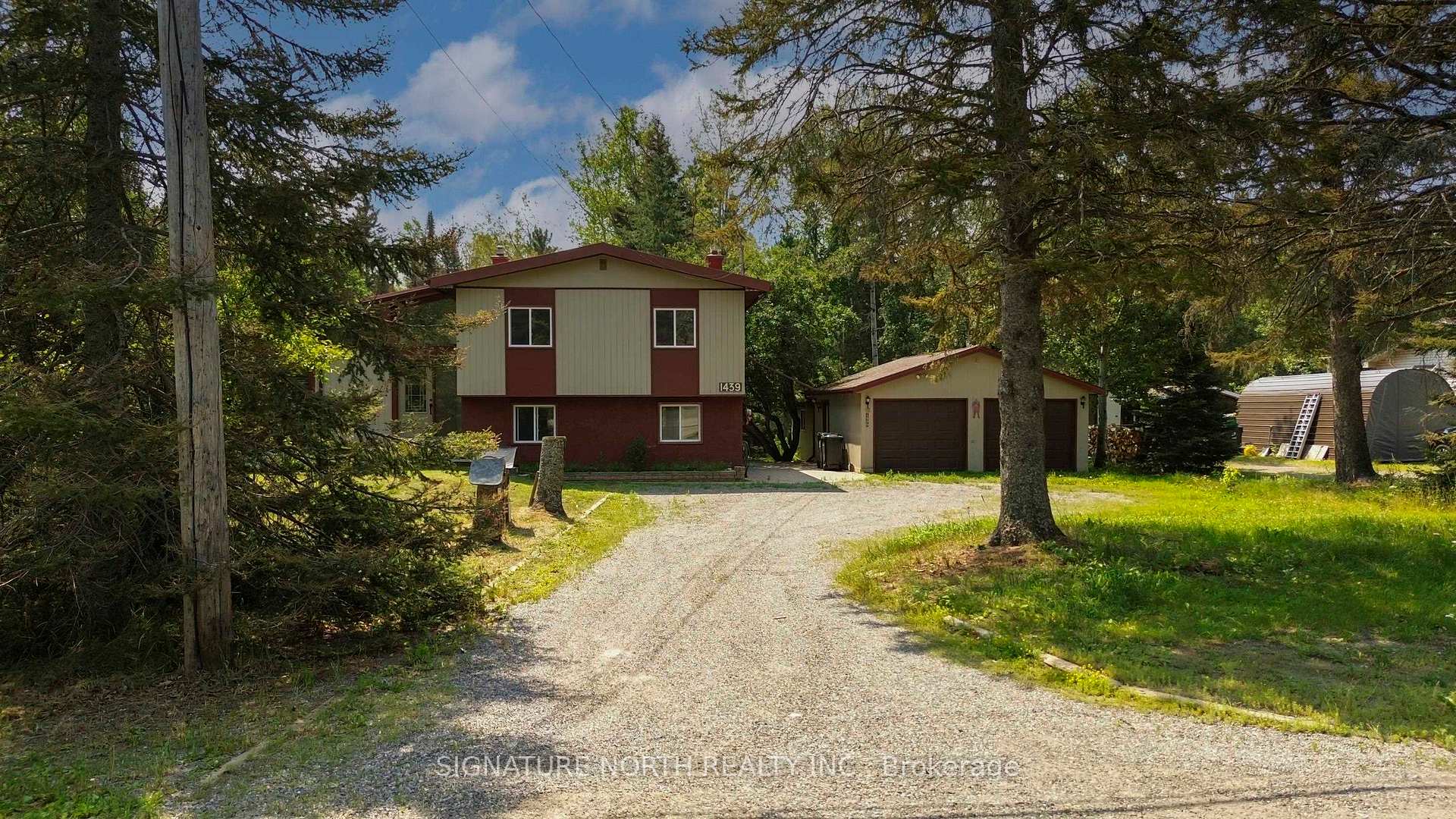 Photo 3 of 1439 Louis Street, Thunder Bay, John Street South — HOMEH