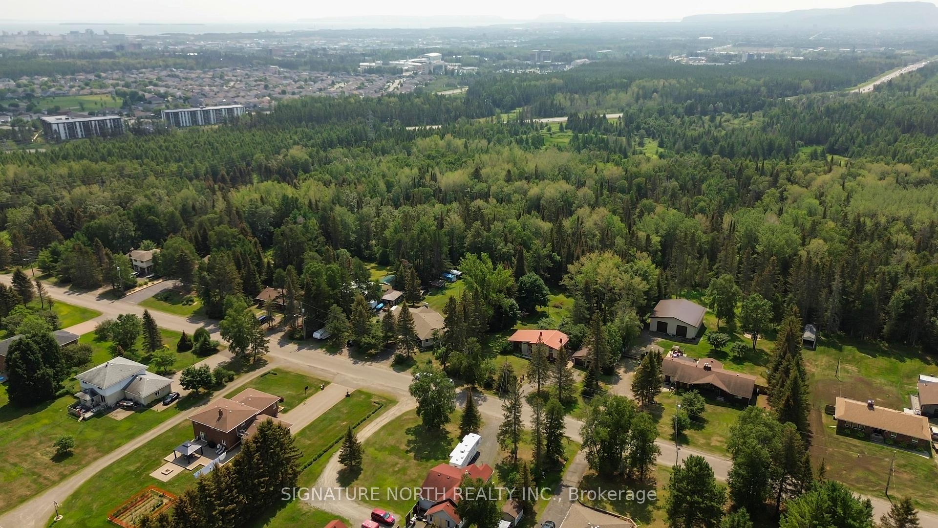 Photo 10 of 1439 Louis Street, Thunder Bay, John Street South — HOMEH