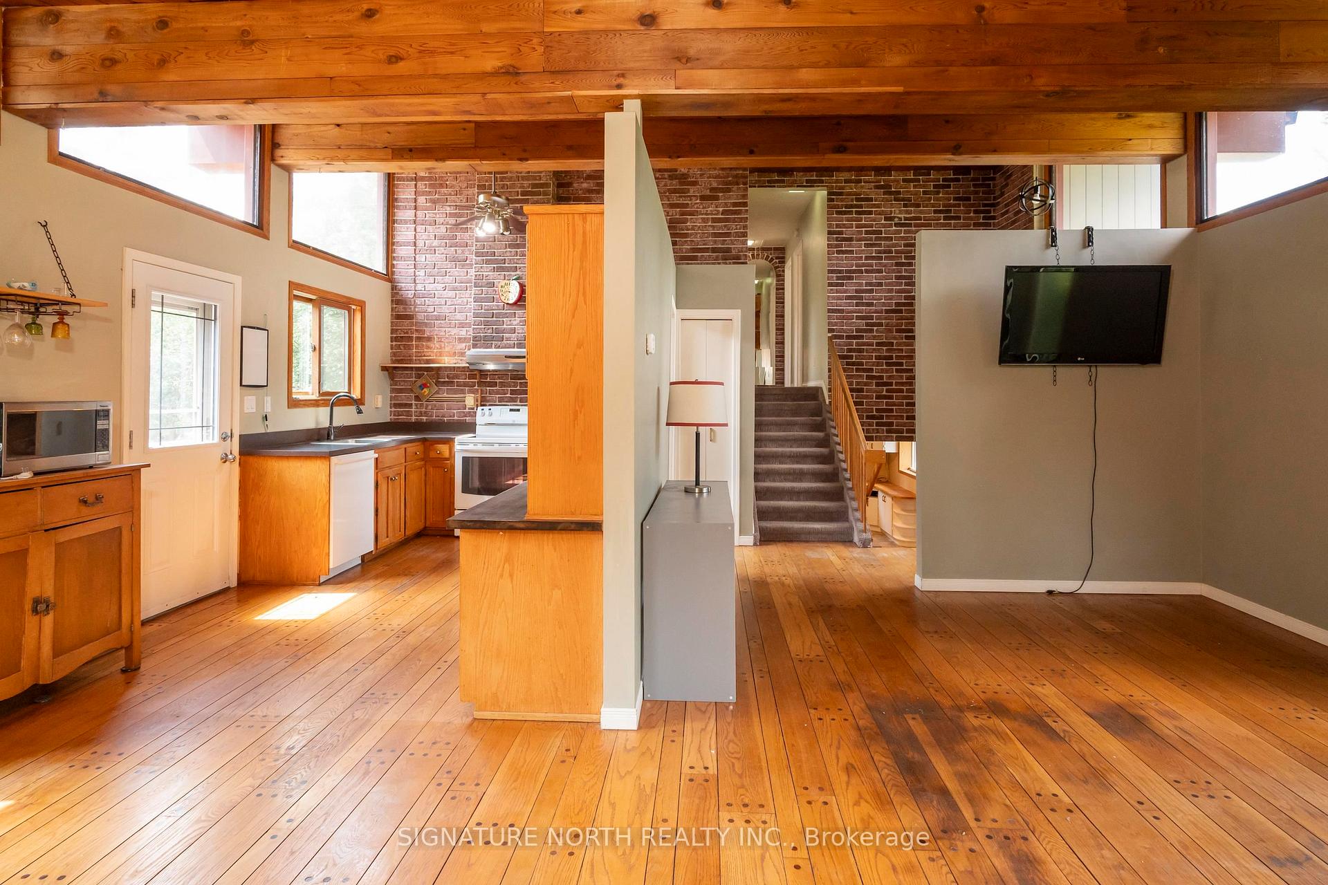 Photo 17 of 1439 Louis Street, Thunder Bay, John Street South — HOMEH
