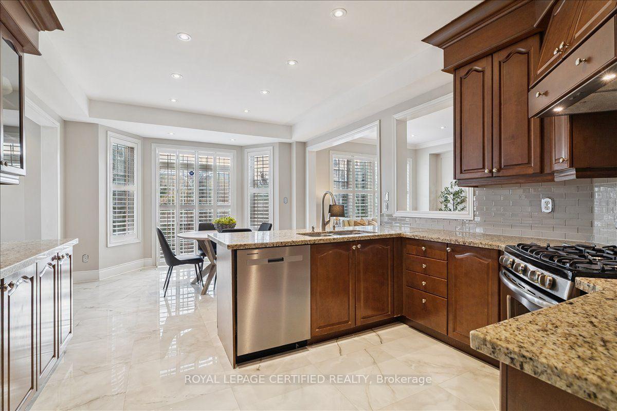 Photo 17 of 2523 Highmount Crescent, Oakville, Westmount — HOMEH