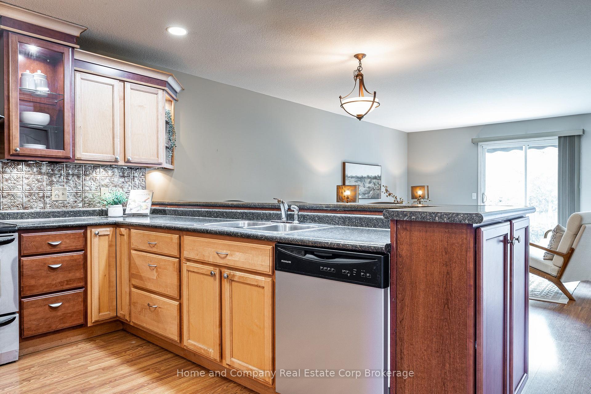 Photo 7 of 354 Dufferin Street, Stratford — HOMEH