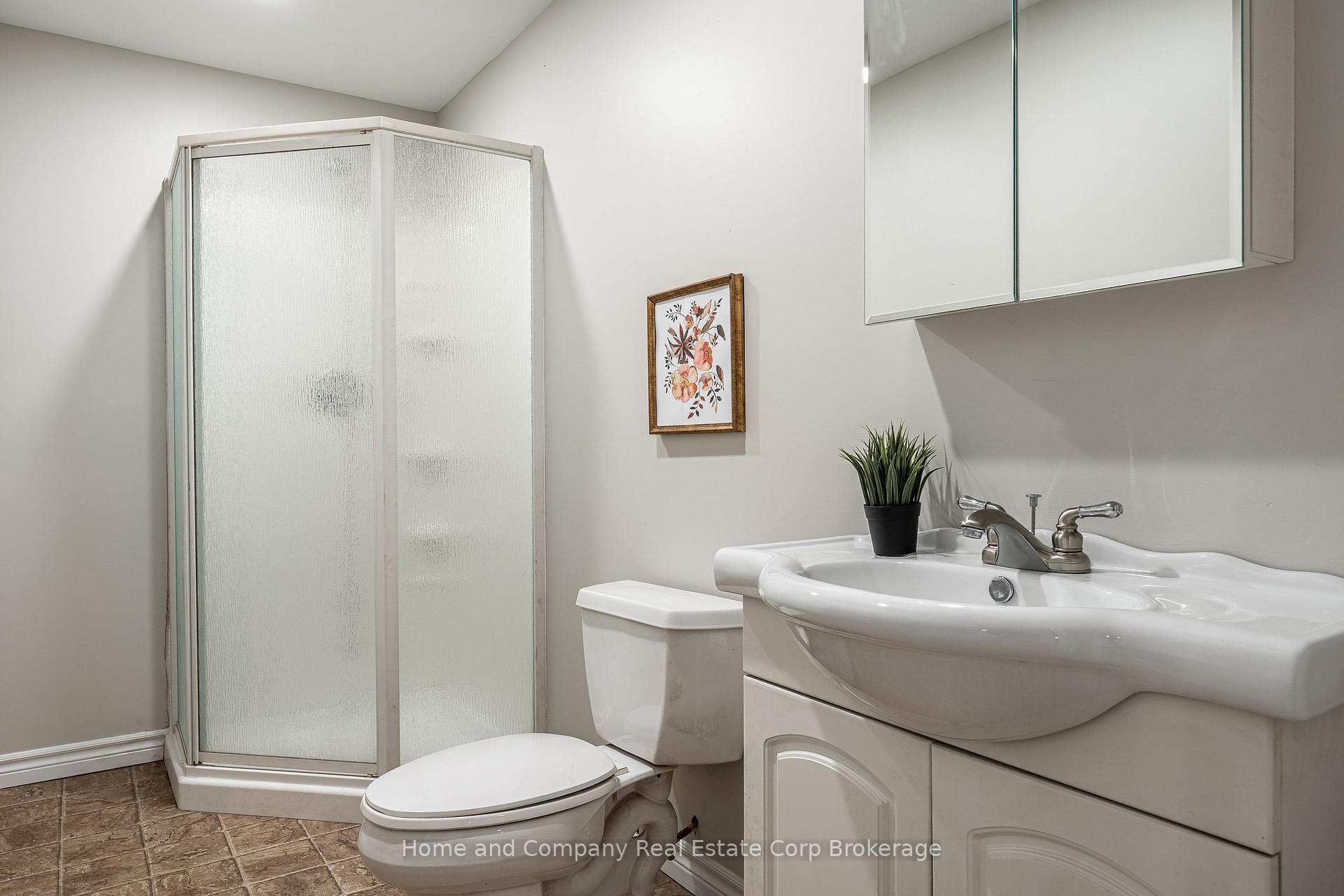 Photo 32 of 354 Dufferin Street, Stratford — HOMEH