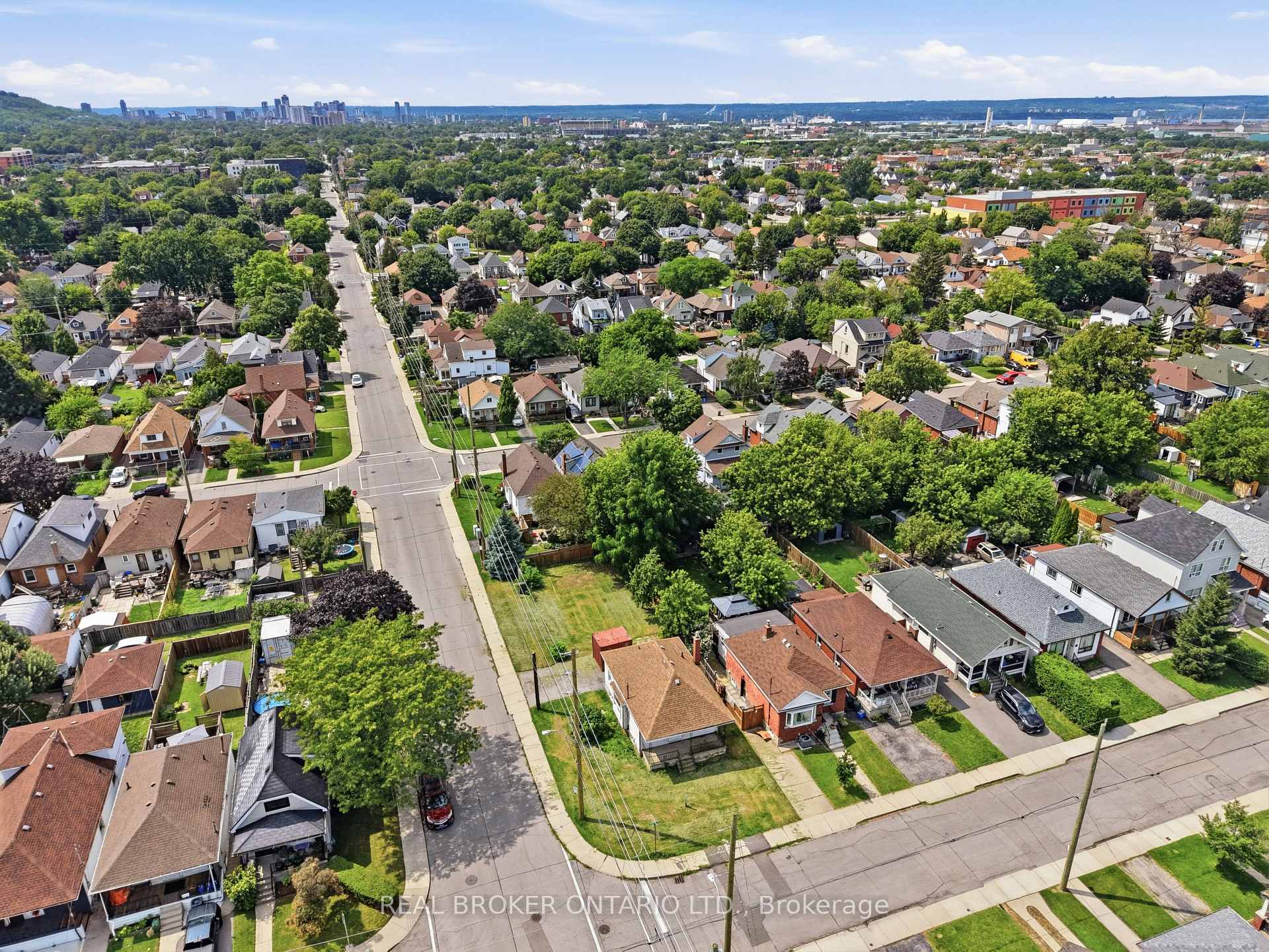 Photo of 67 Huxley Avenue N