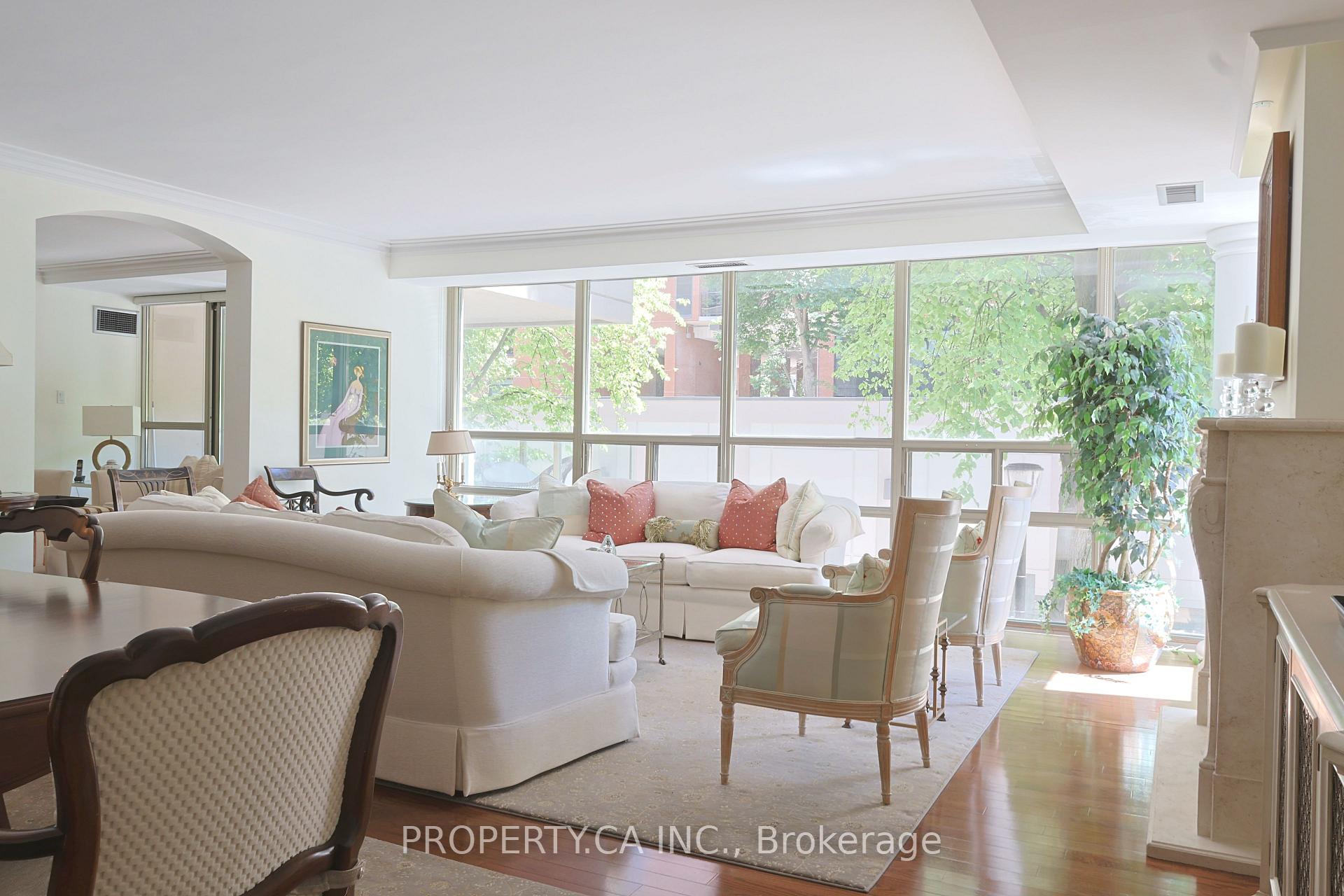 Photo 4 of Unit 203, 18 Lower Village Gate, Toronto, Forest Hill South — HOMEH