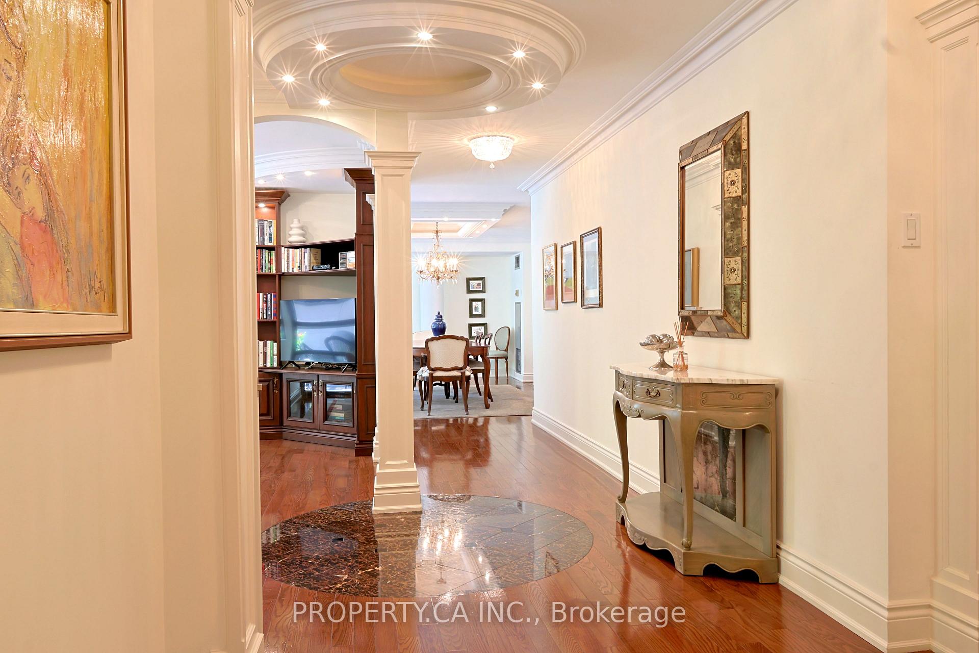 Photo 6 of Unit 203, 18 Lower Village Gate, Toronto, Forest Hill South — HOMEH