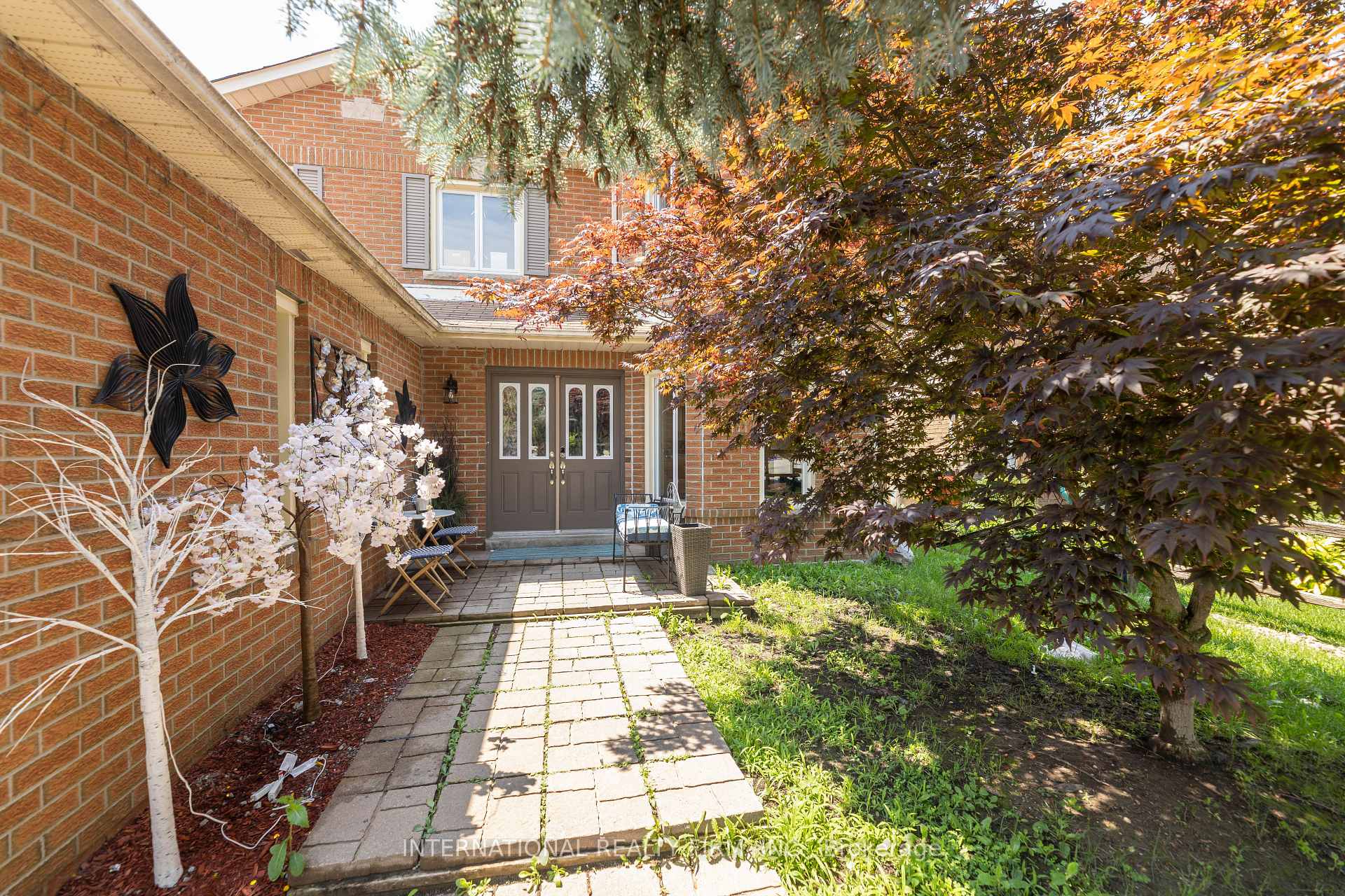Photo 3 of 2 Hook Court, Barrie, West Bayfield — HOMEH