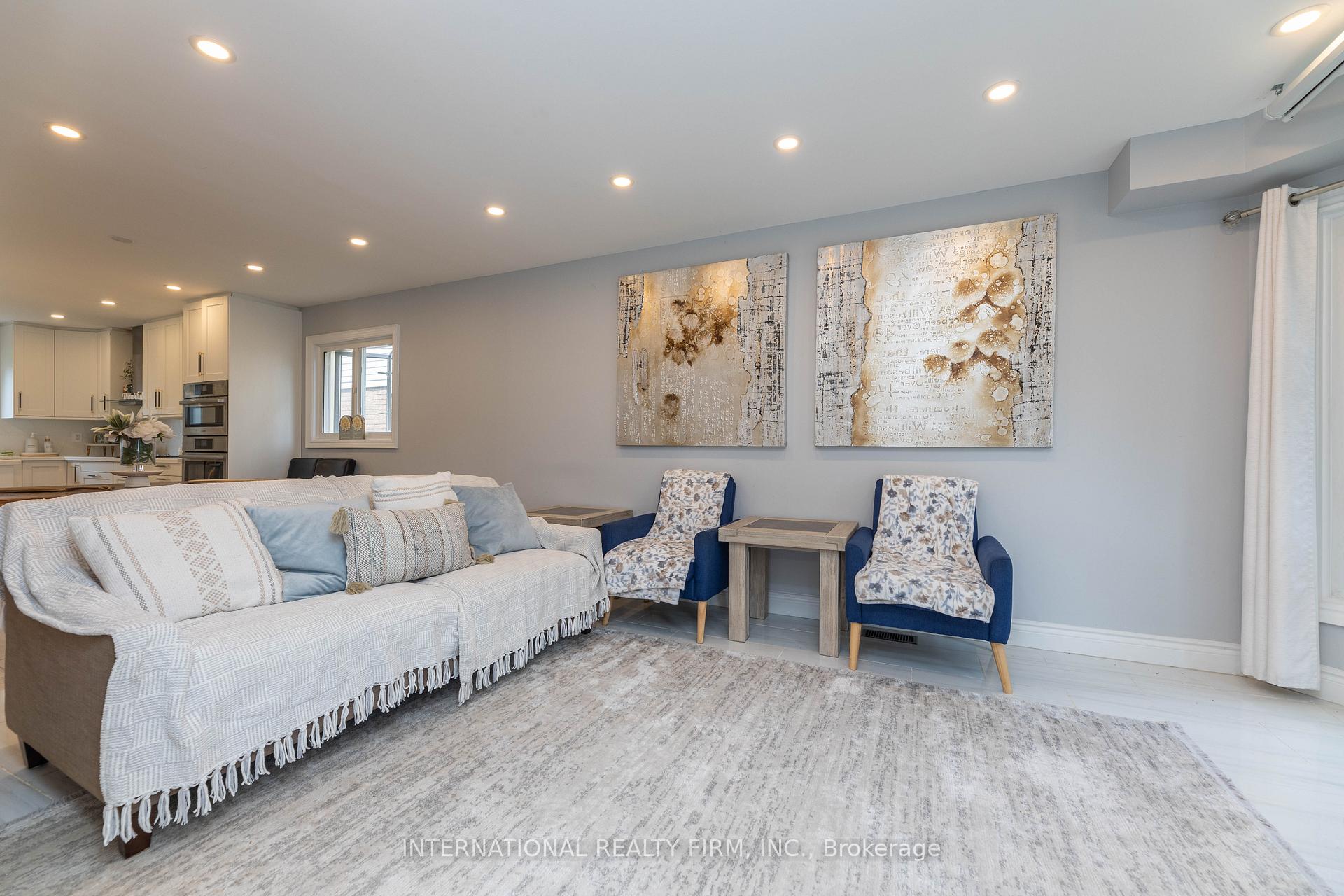Photo 9 of 2 Hook Court, Barrie, West Bayfield — HOMEH