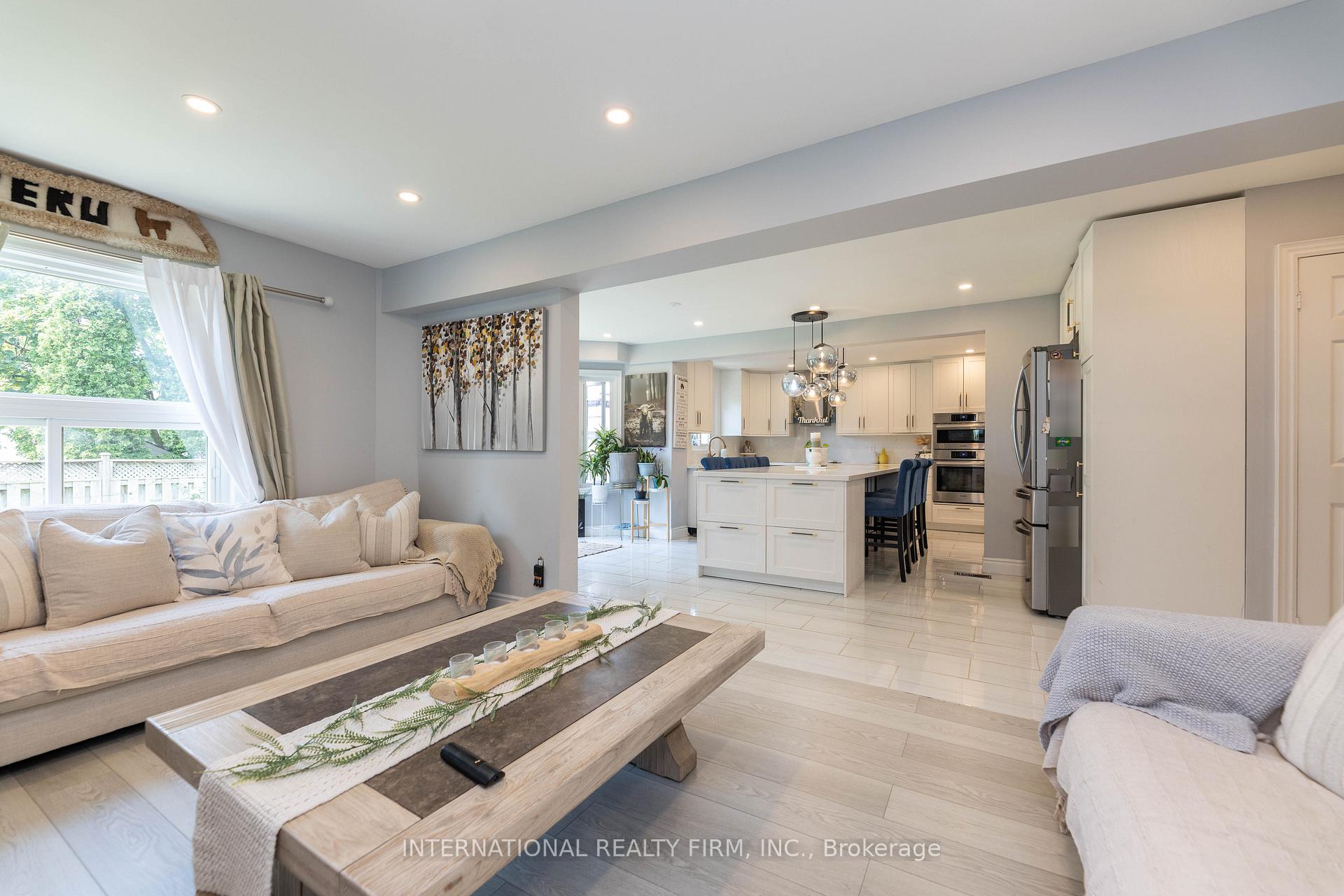 Photo 15 of 2 Hook Court, Barrie, West Bayfield — HOMEH